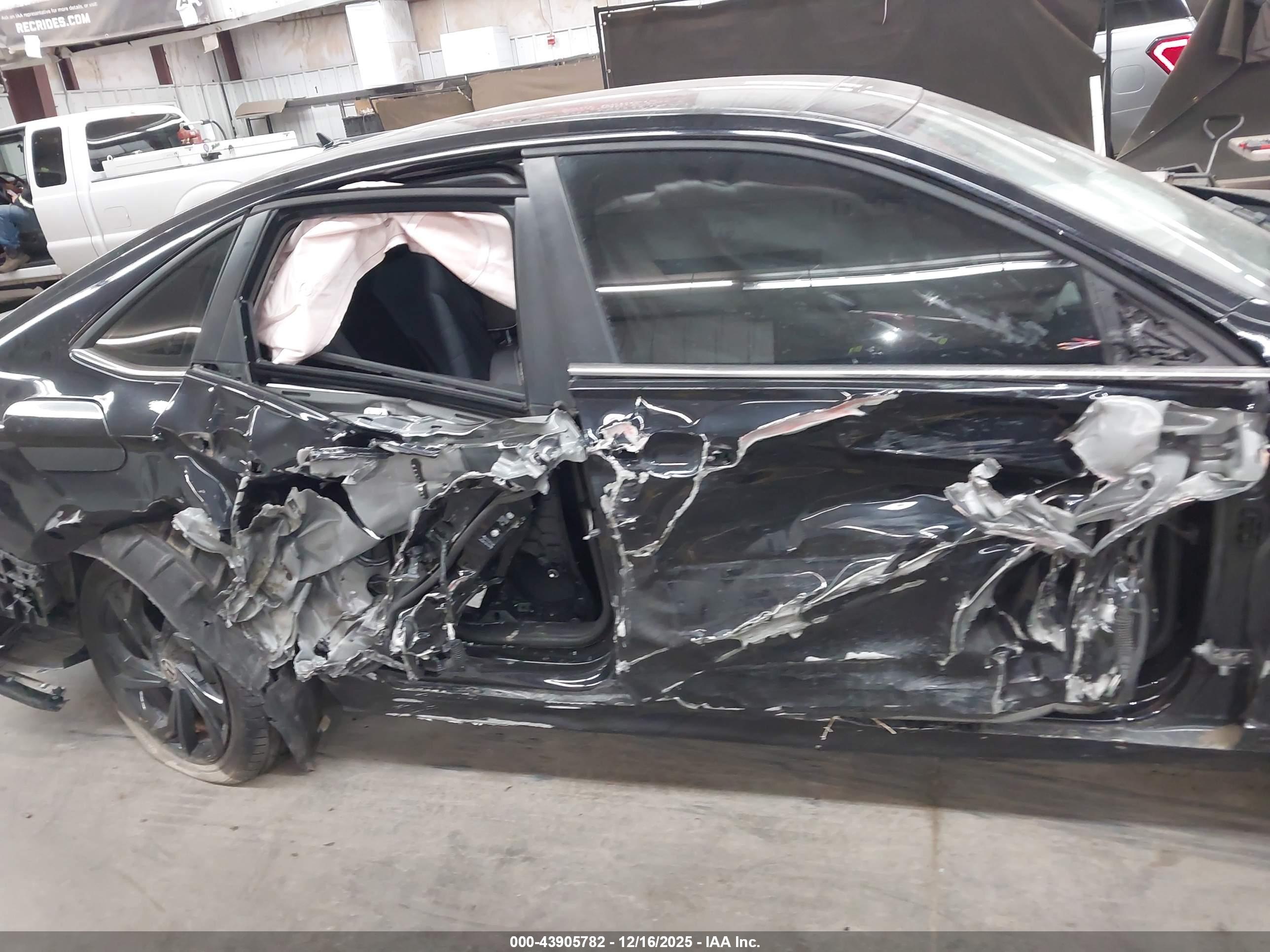 VOLKSWAGEN JETTA image 6
