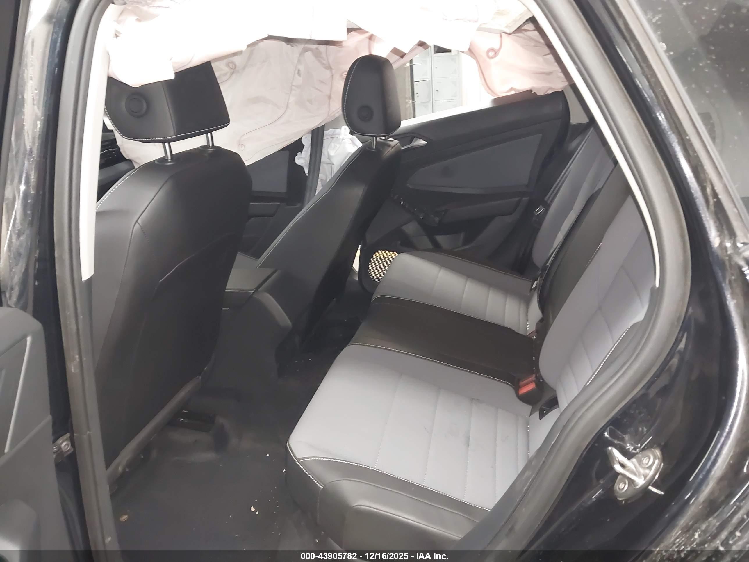 VOLKSWAGEN JETTA image 8