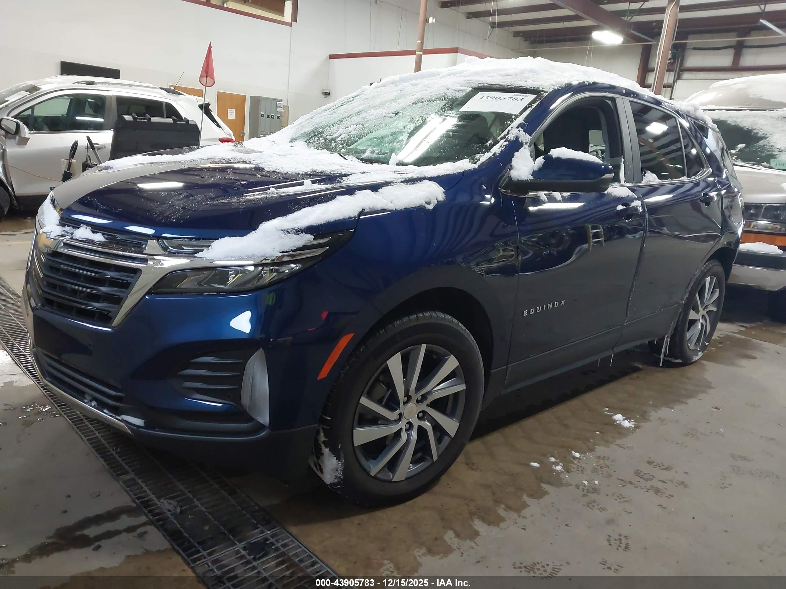 CHEVROLET EQUINOX image 2