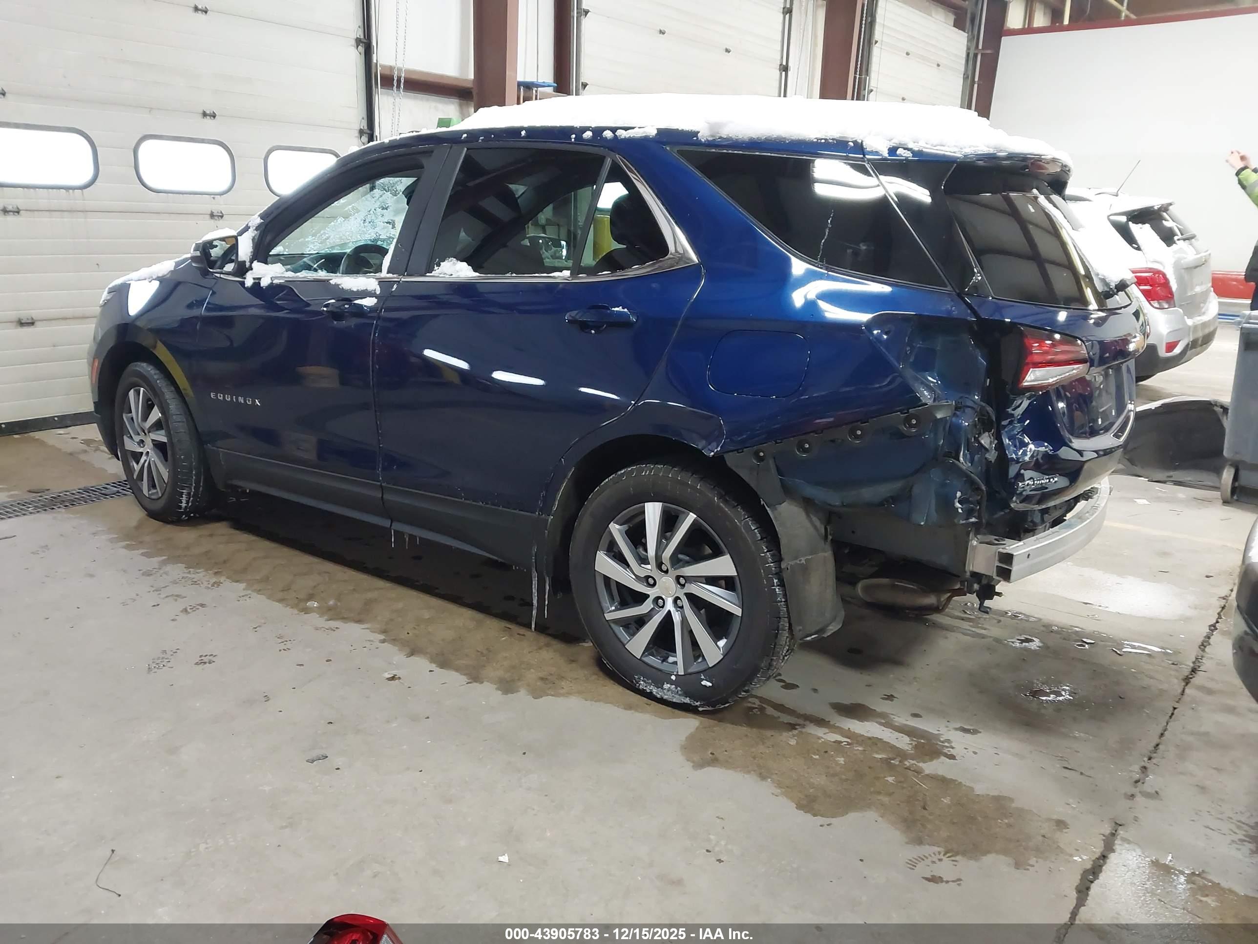 CHEVROLET EQUINOX image 3