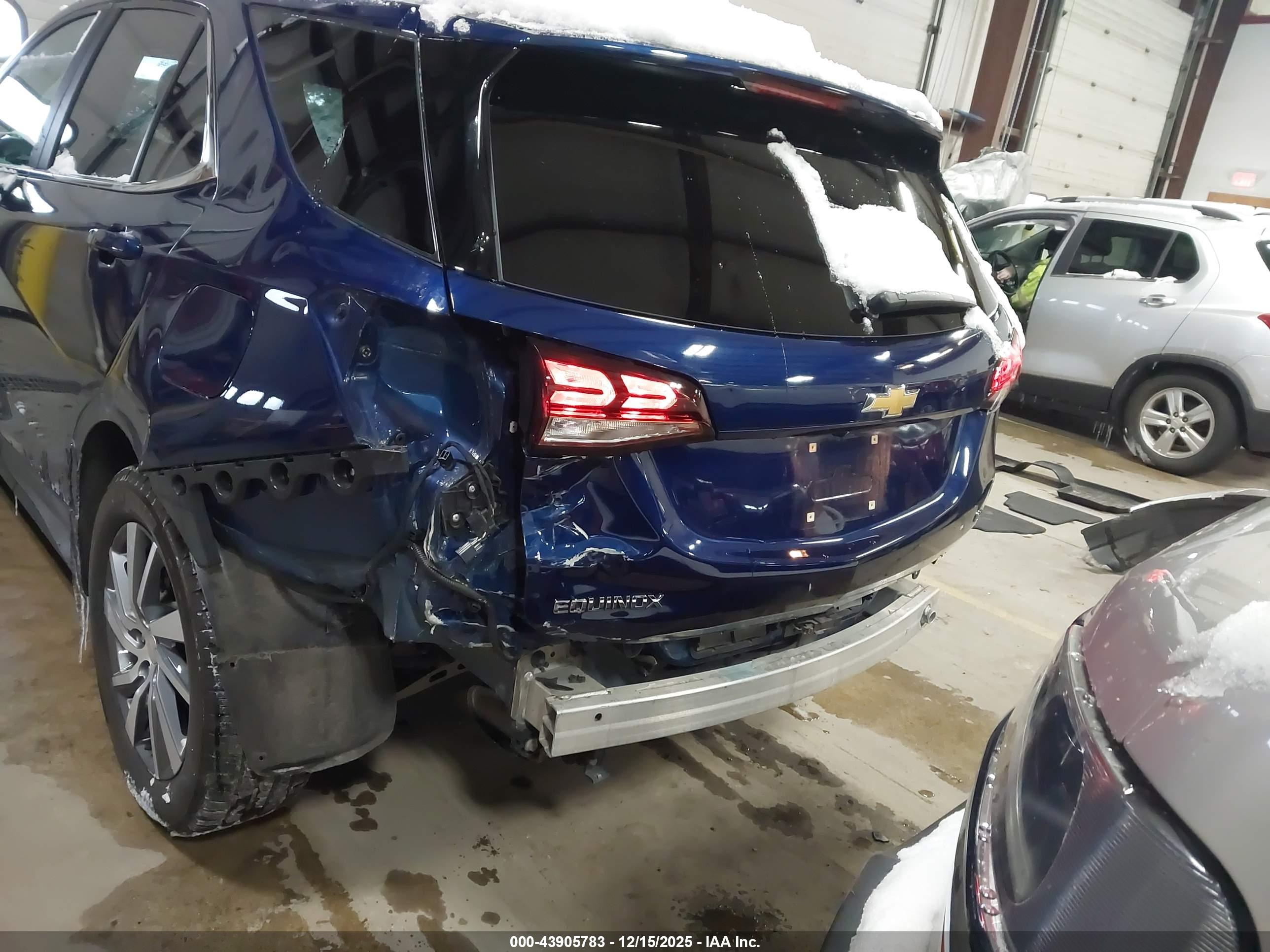 CHEVROLET EQUINOX image 6