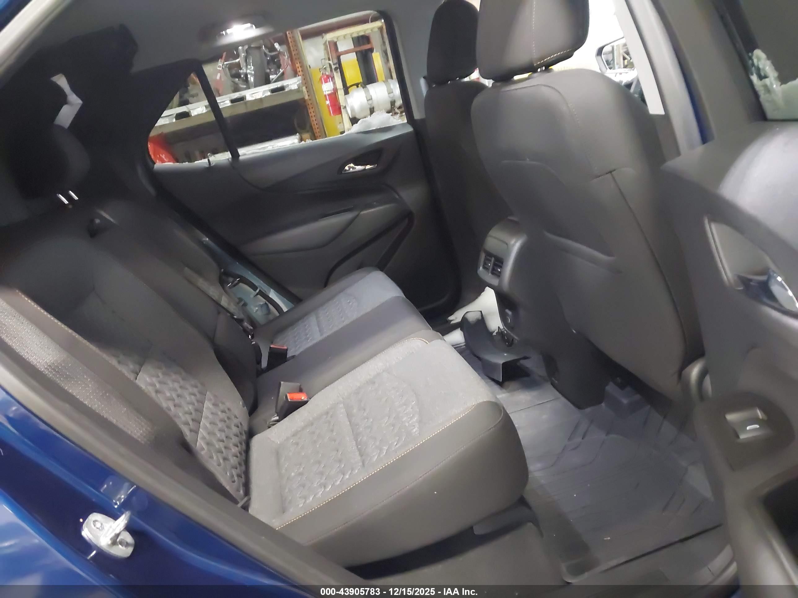 CHEVROLET EQUINOX image 8