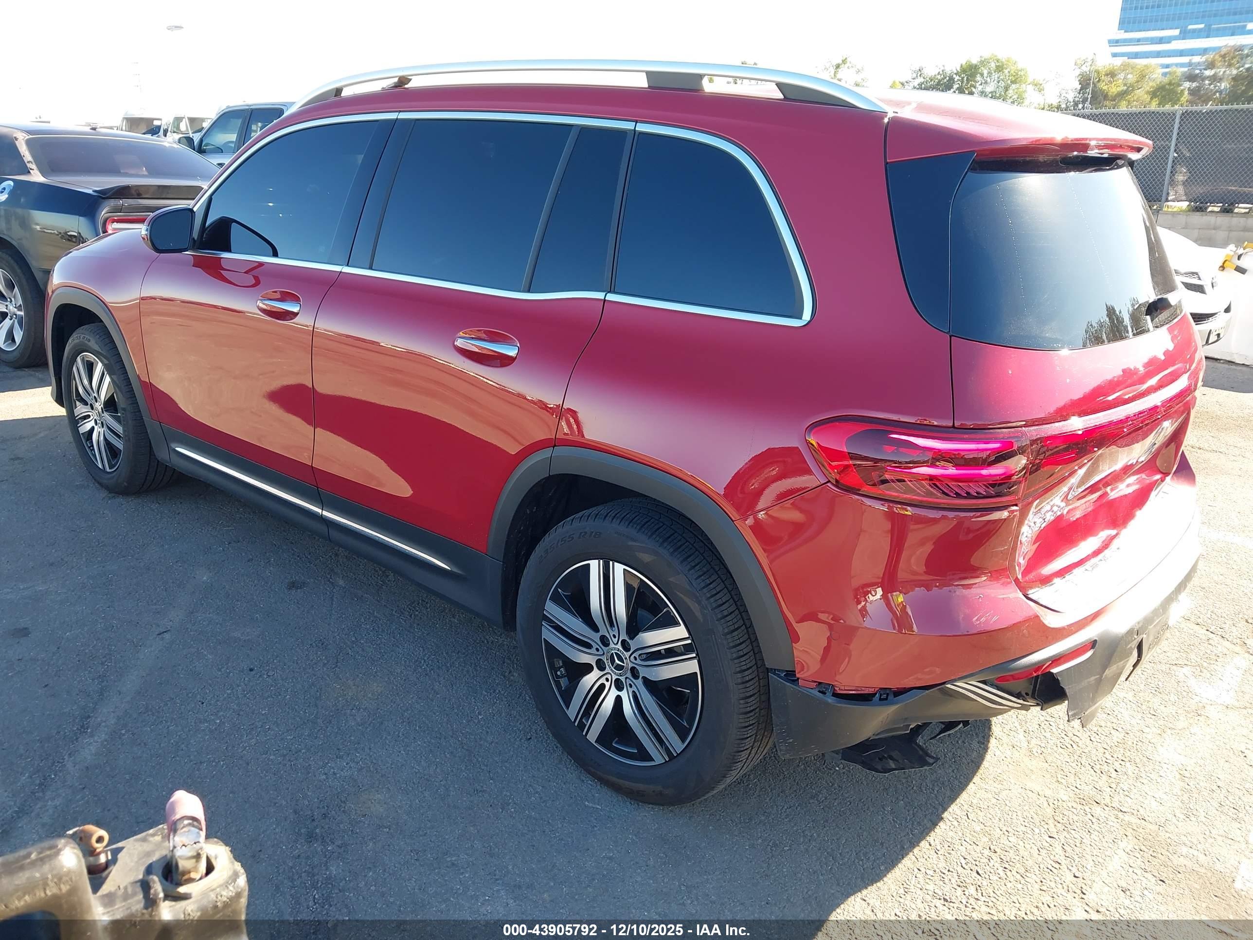 MERCEDES-BENZ EQB image 3