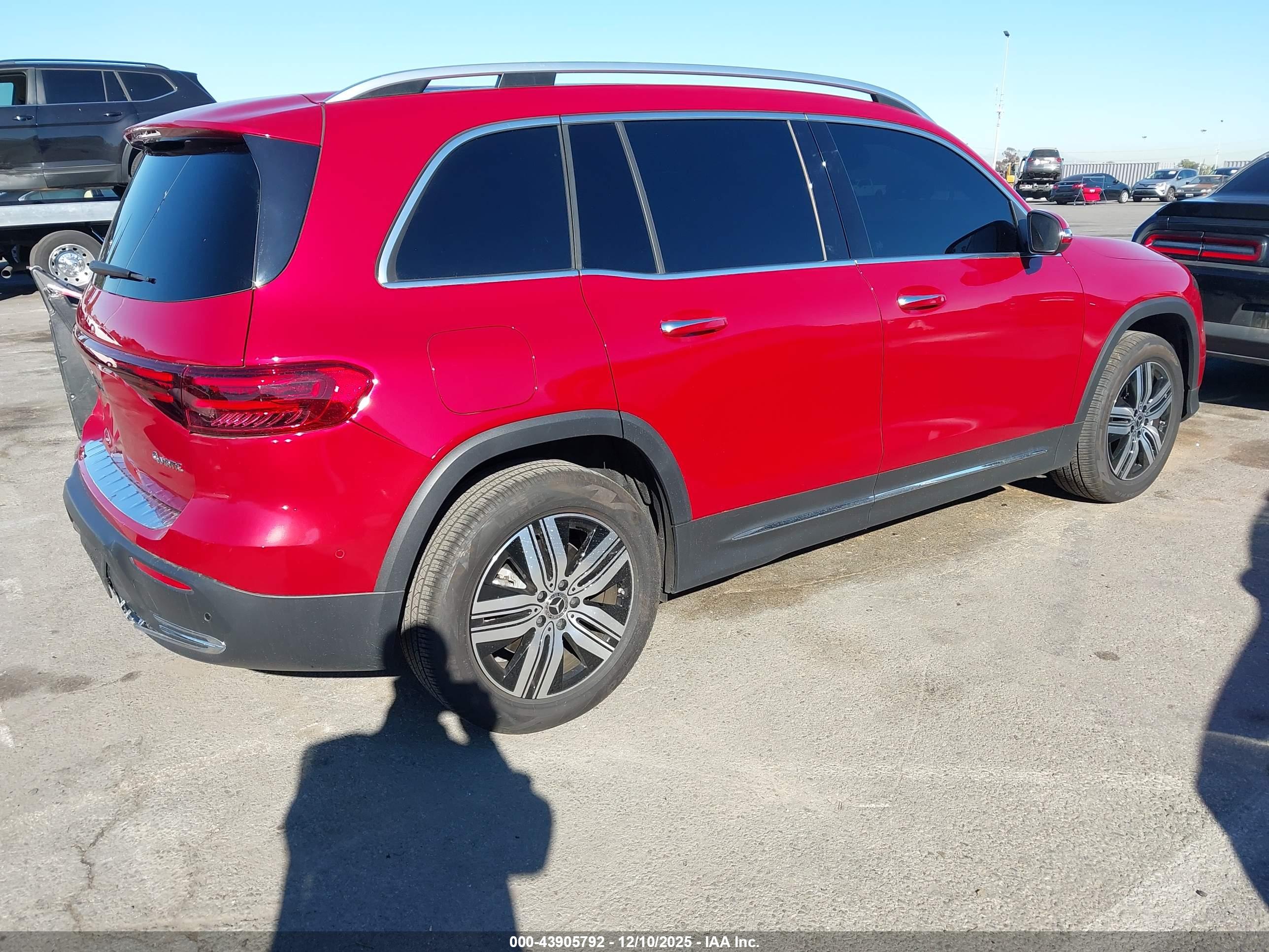 MERCEDES-BENZ EQB image 4