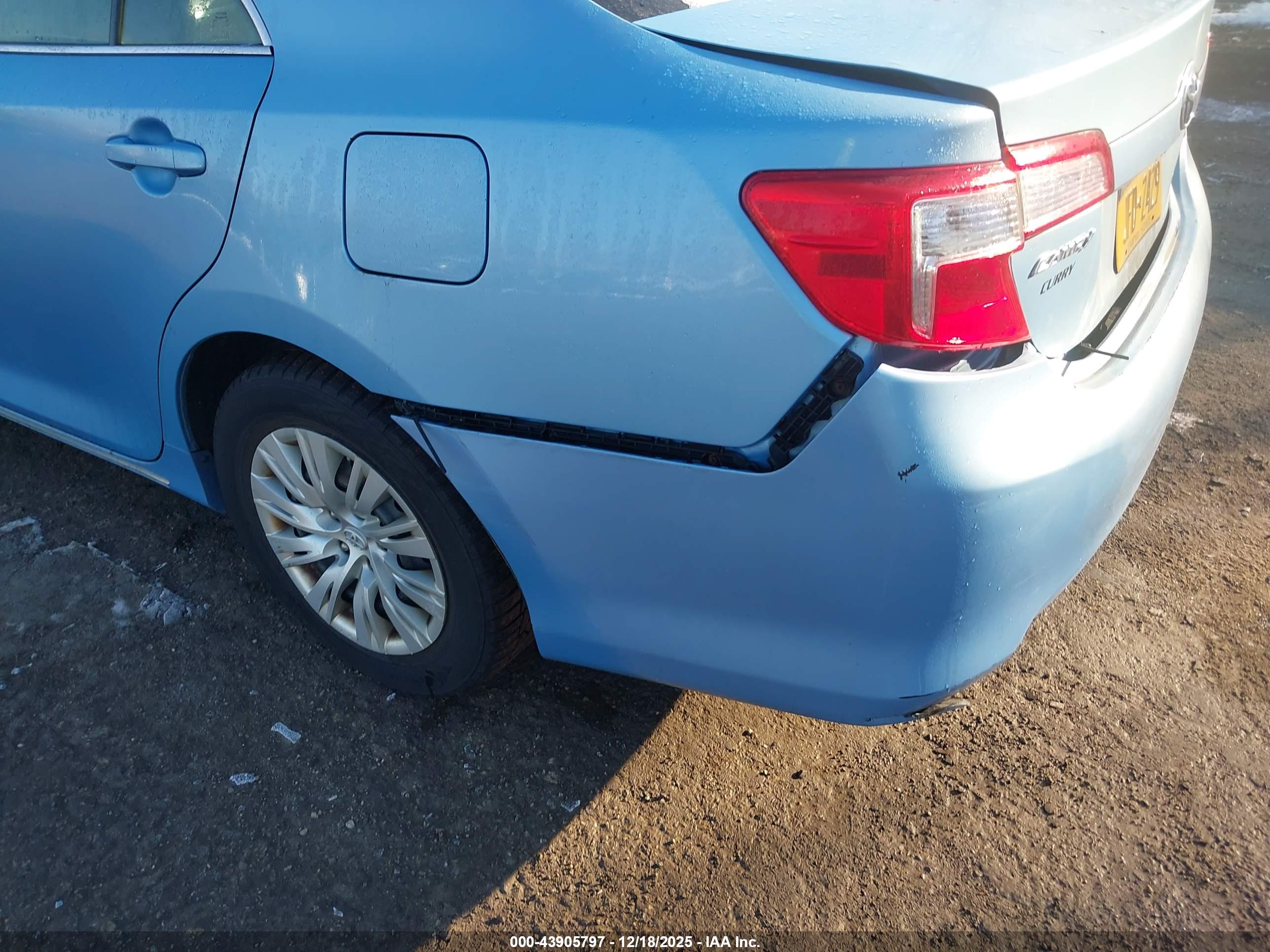 TOYOTA CAMRY image 6