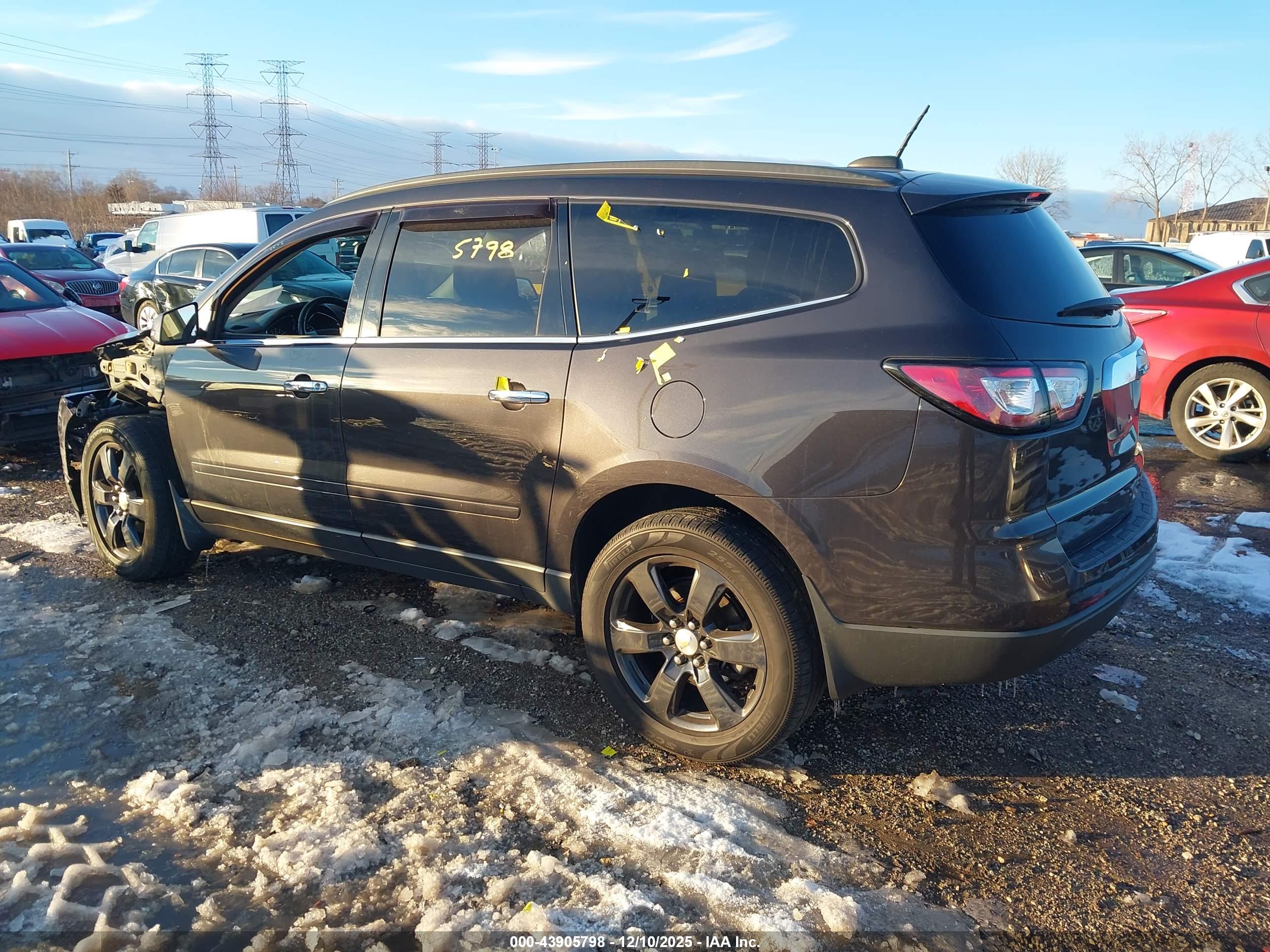 CHEVROLET TRAVERSE image 3