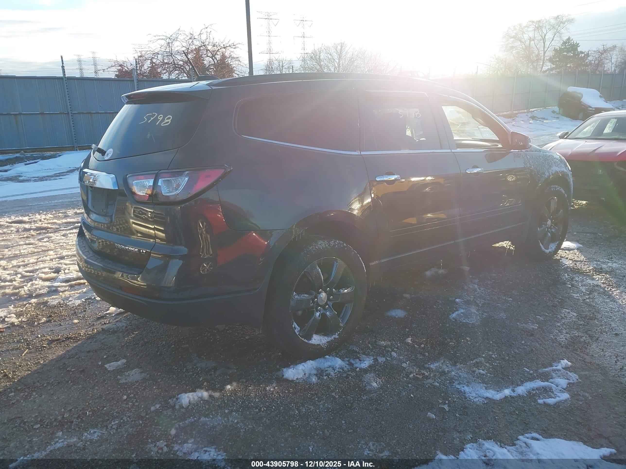CHEVROLET TRAVERSE image 4