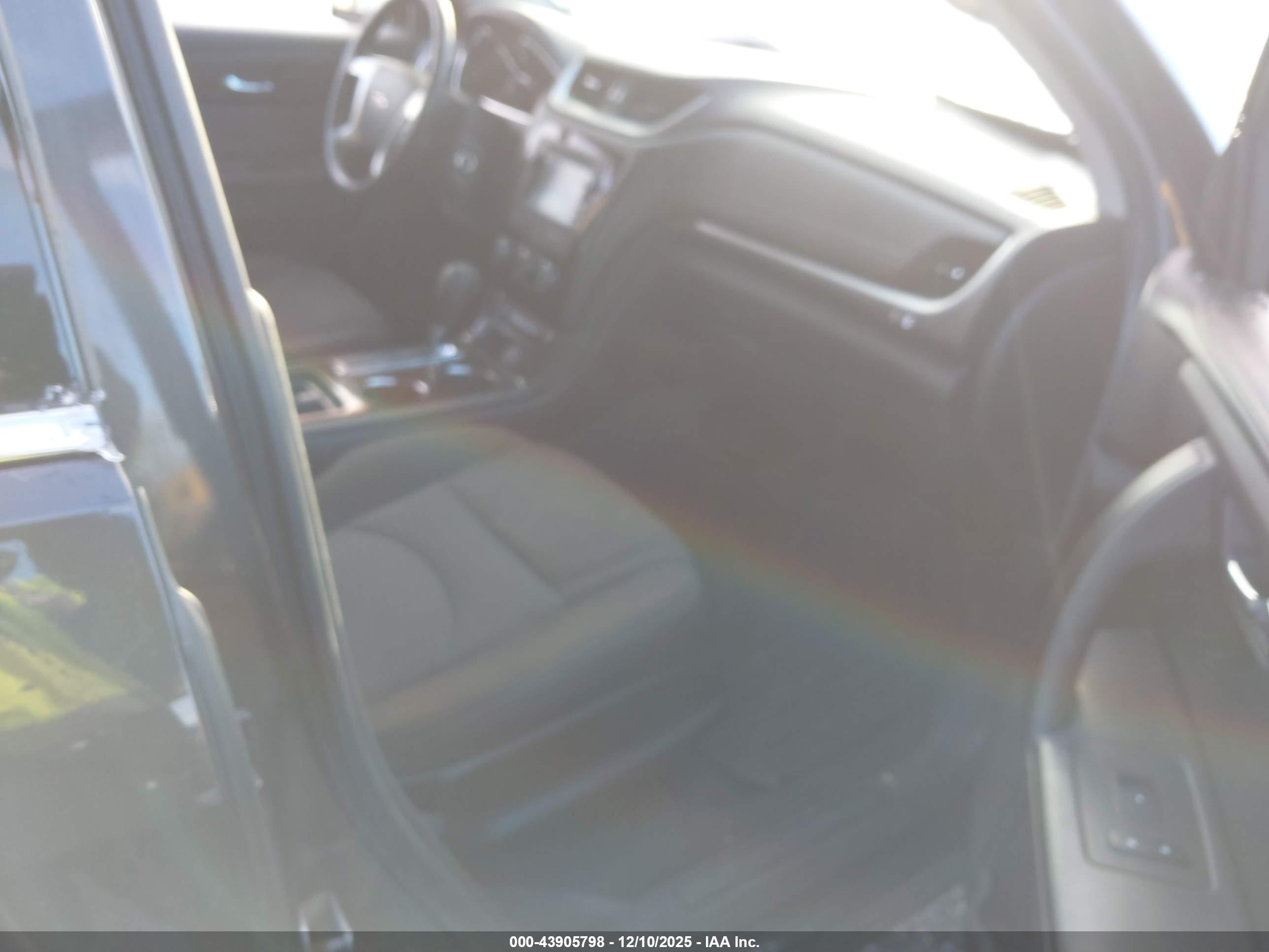 CHEVROLET TRAVERSE image 5