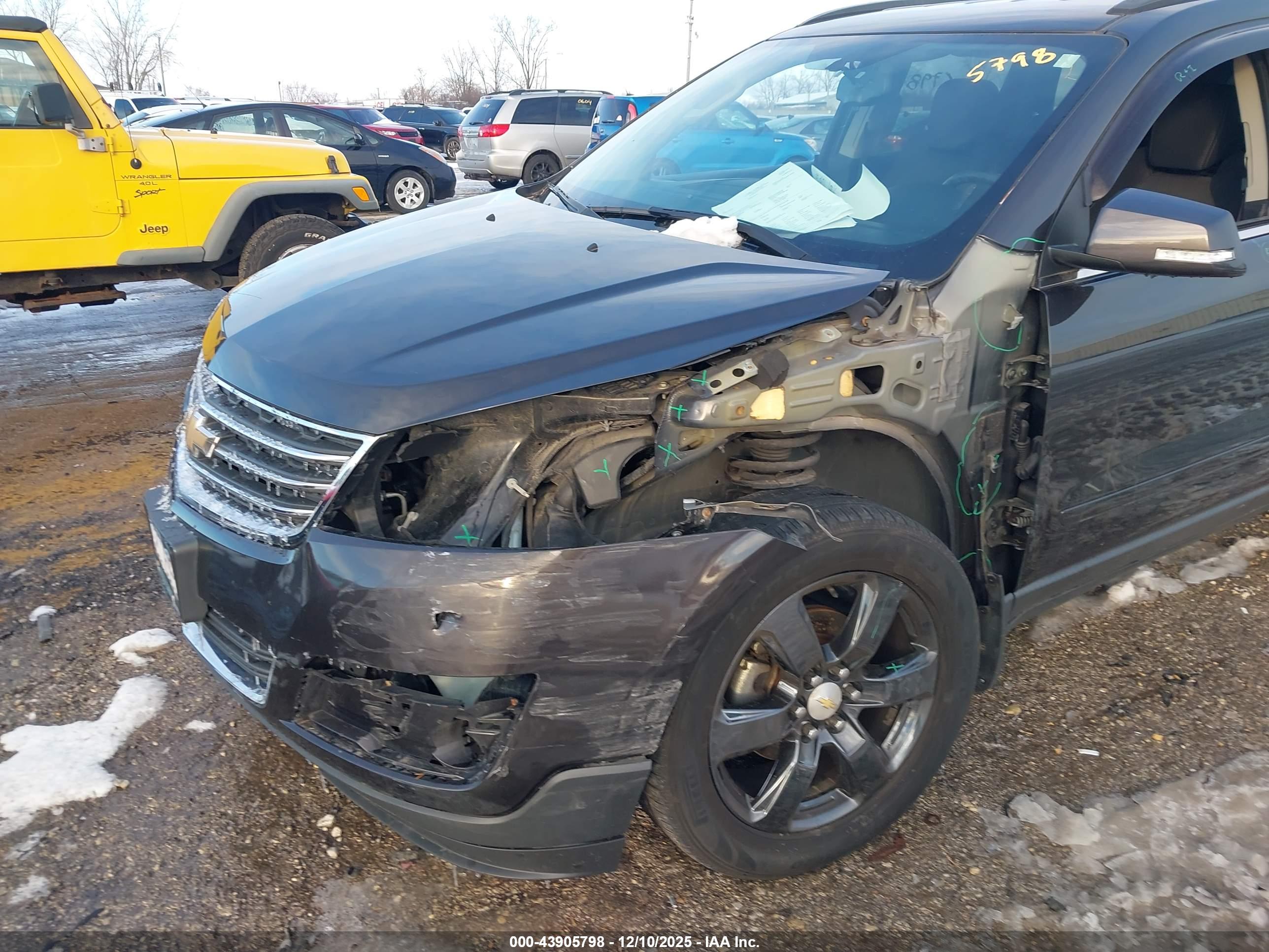 CHEVROLET TRAVERSE image 6