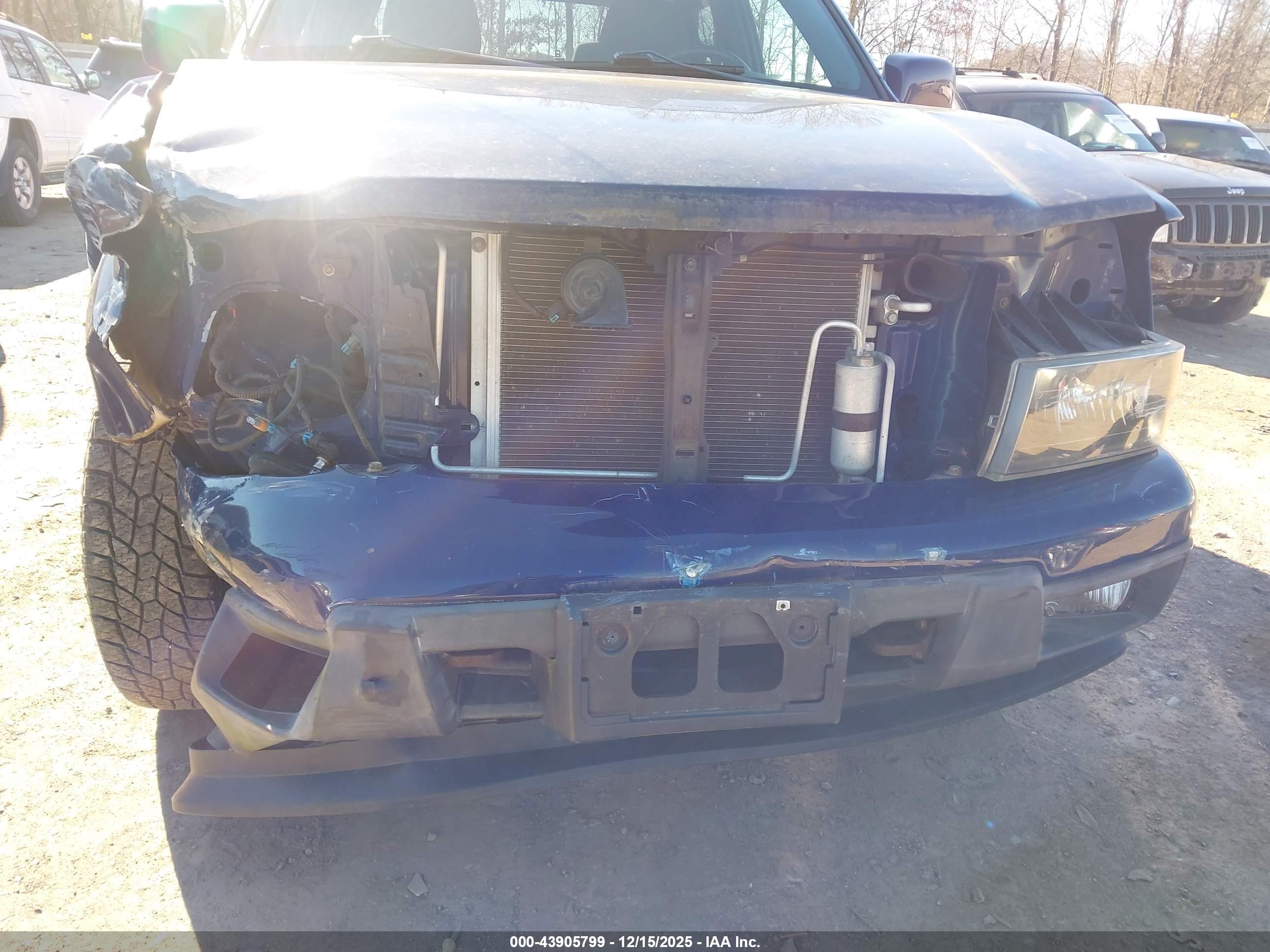 CHEVROLET COLORADO image 6
