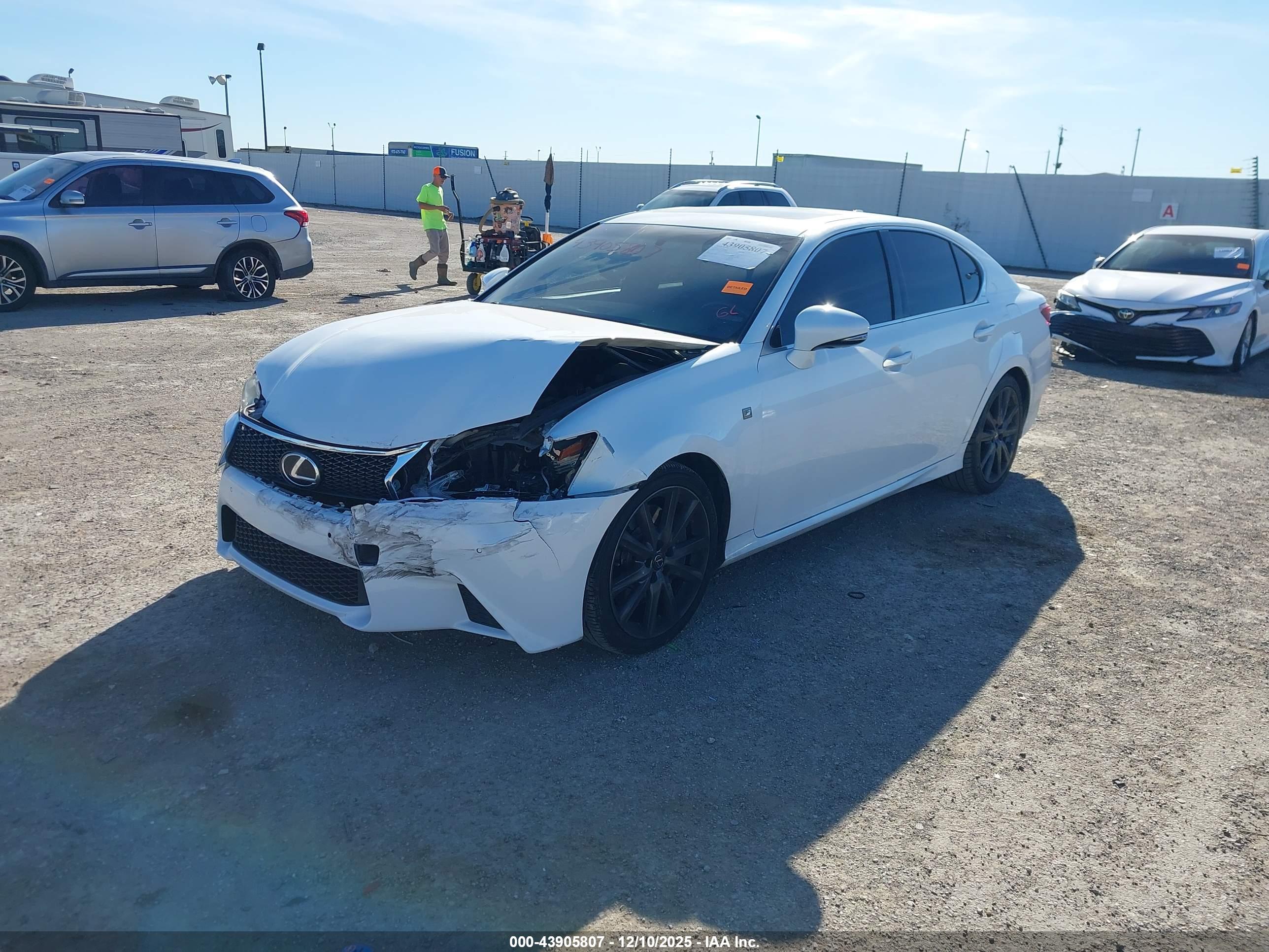LEXUS GS image 2