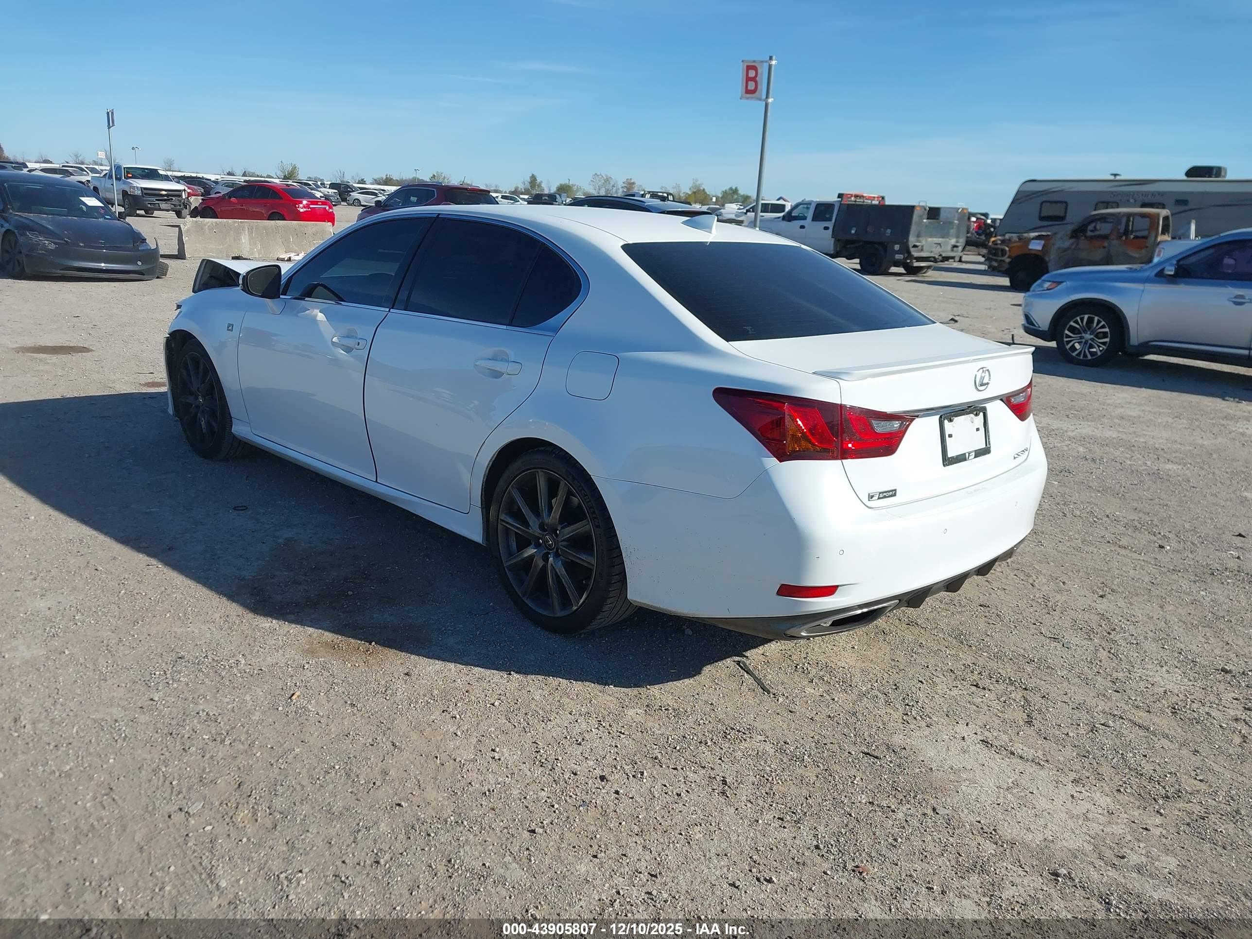 LEXUS GS image 3