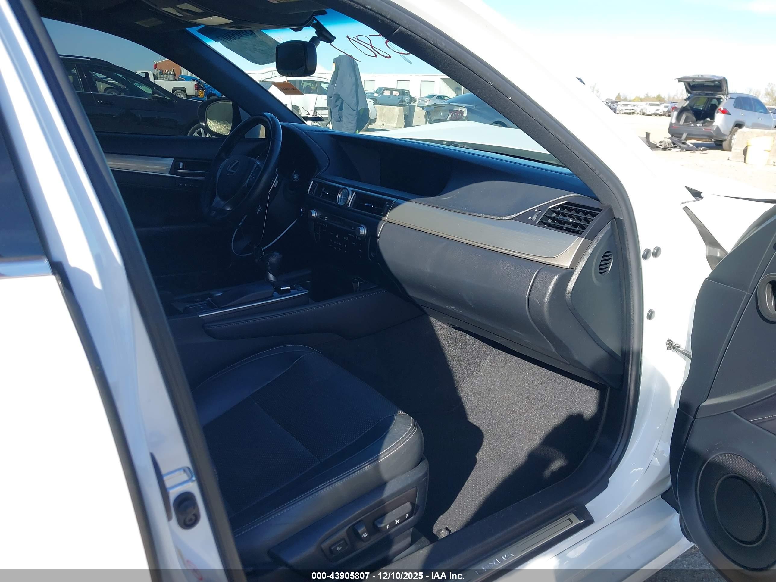 LEXUS GS image 5