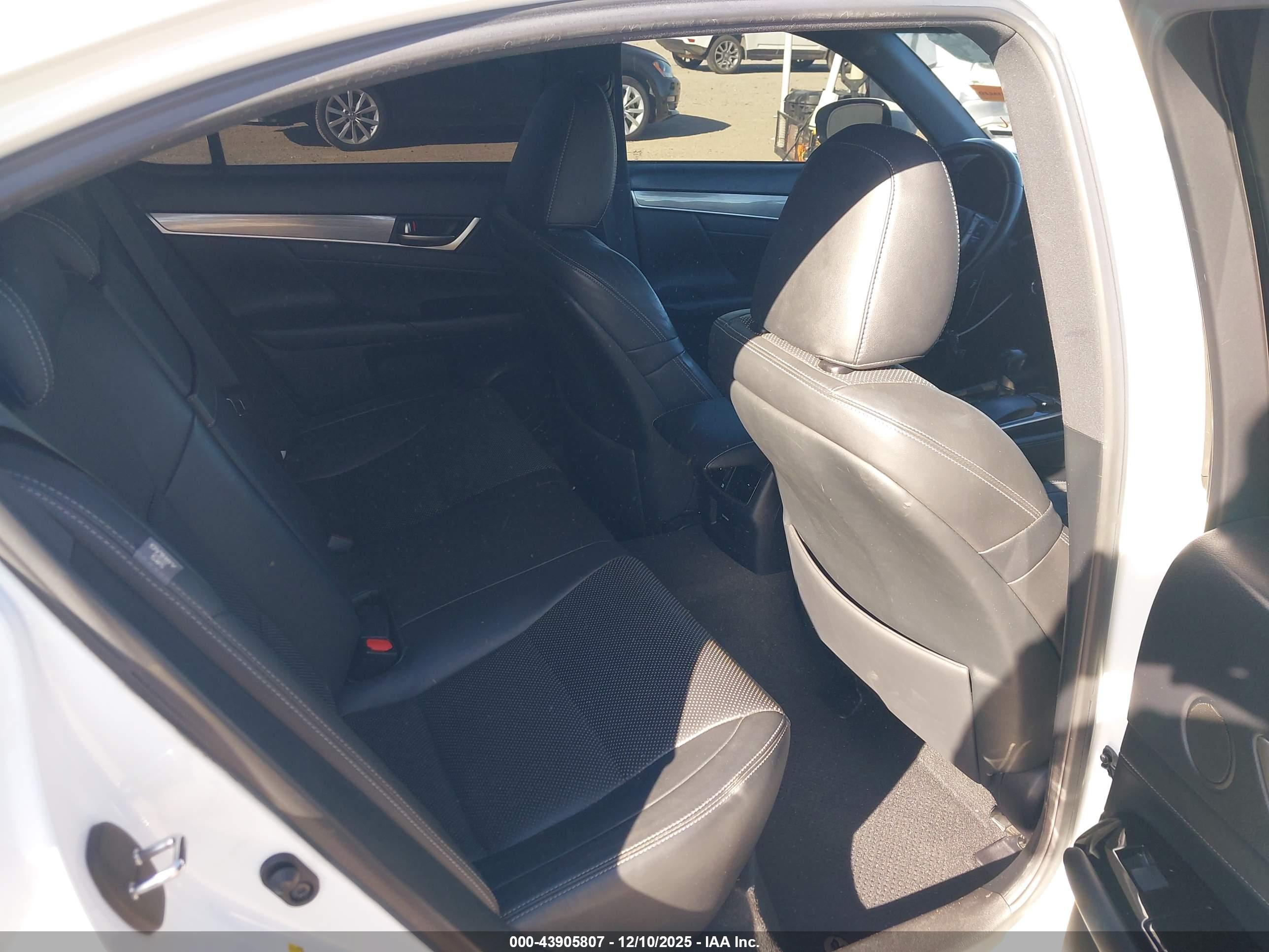 LEXUS GS image 8