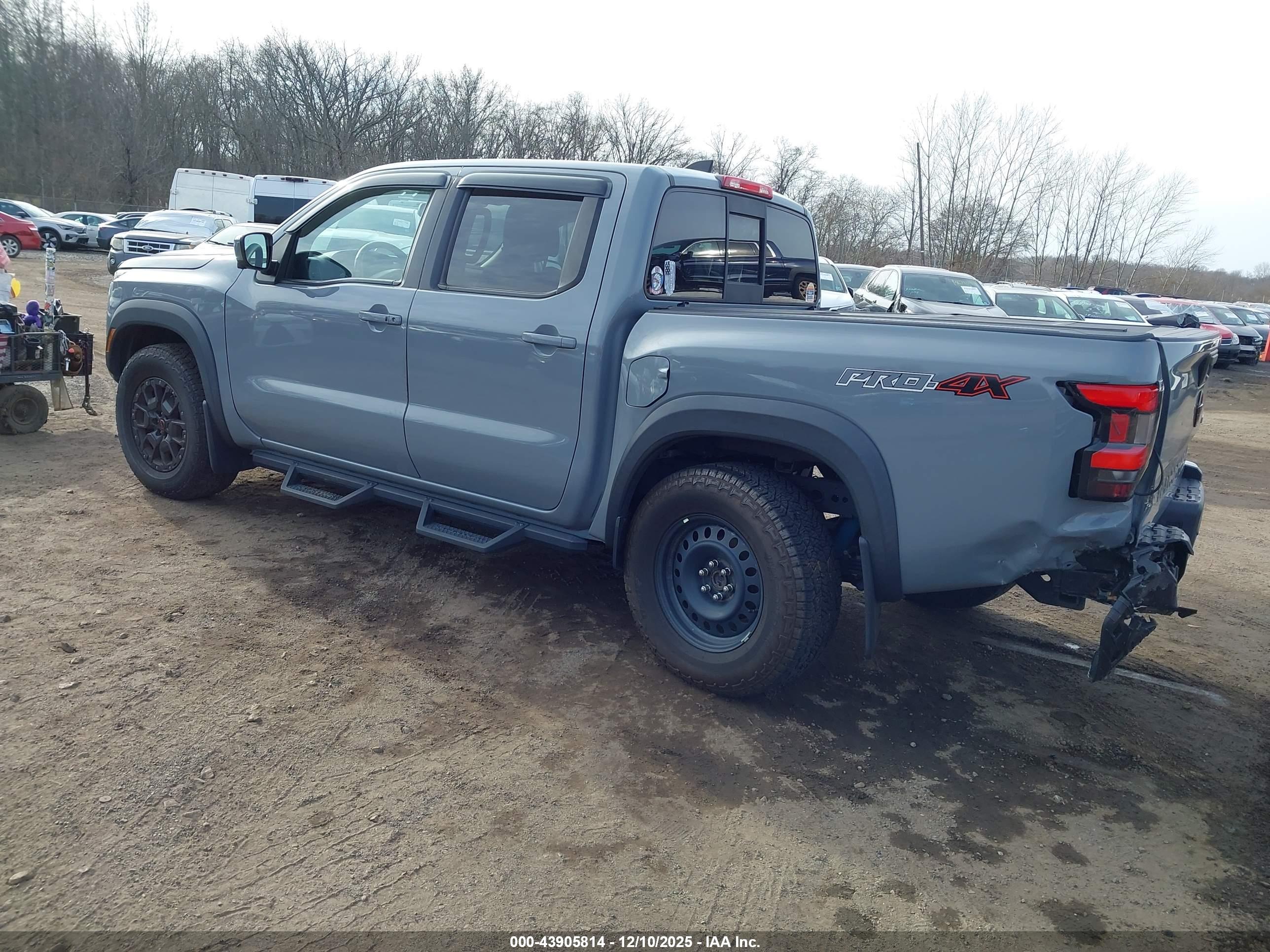 NISSAN FRONTIER image 3