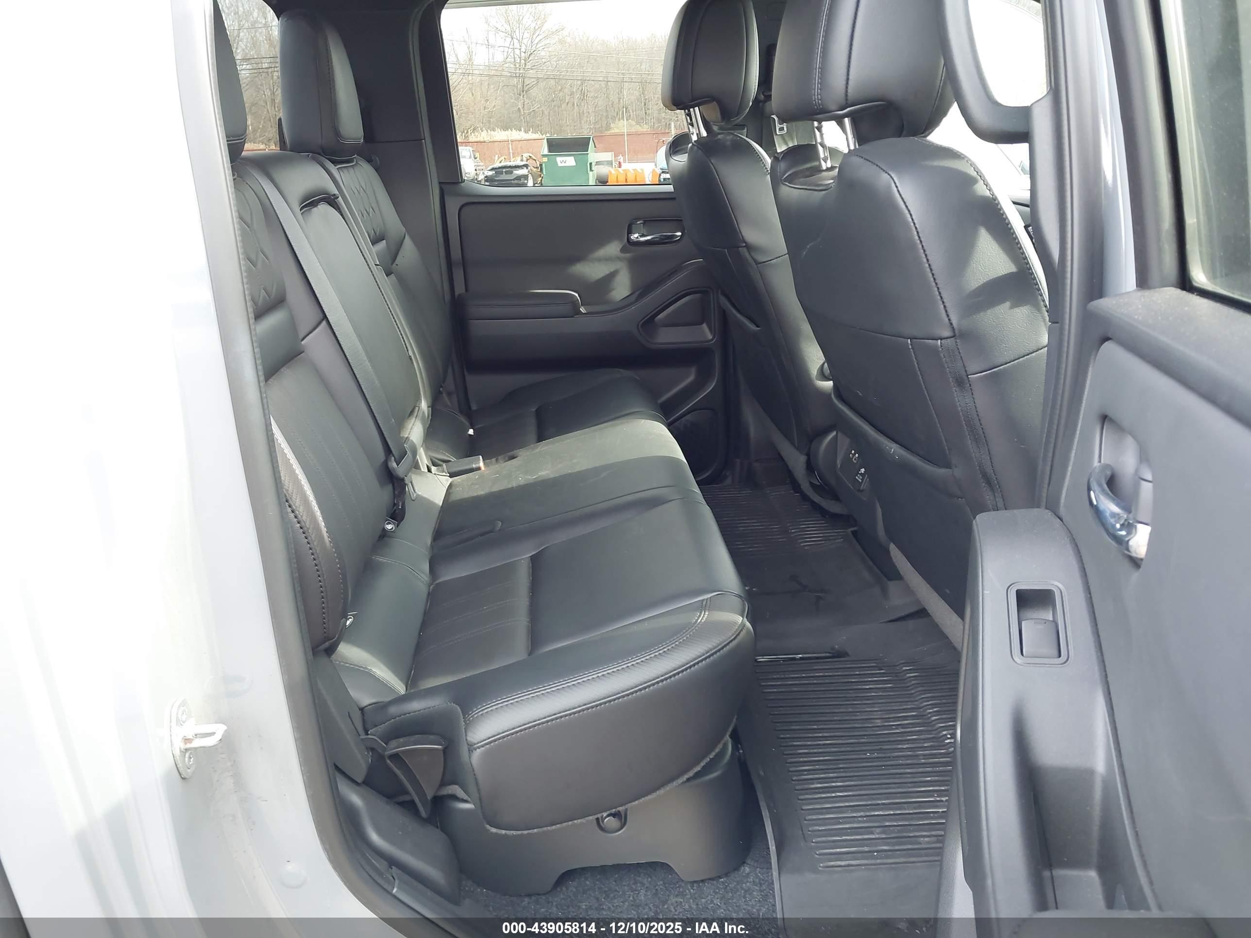 NISSAN FRONTIER image 8