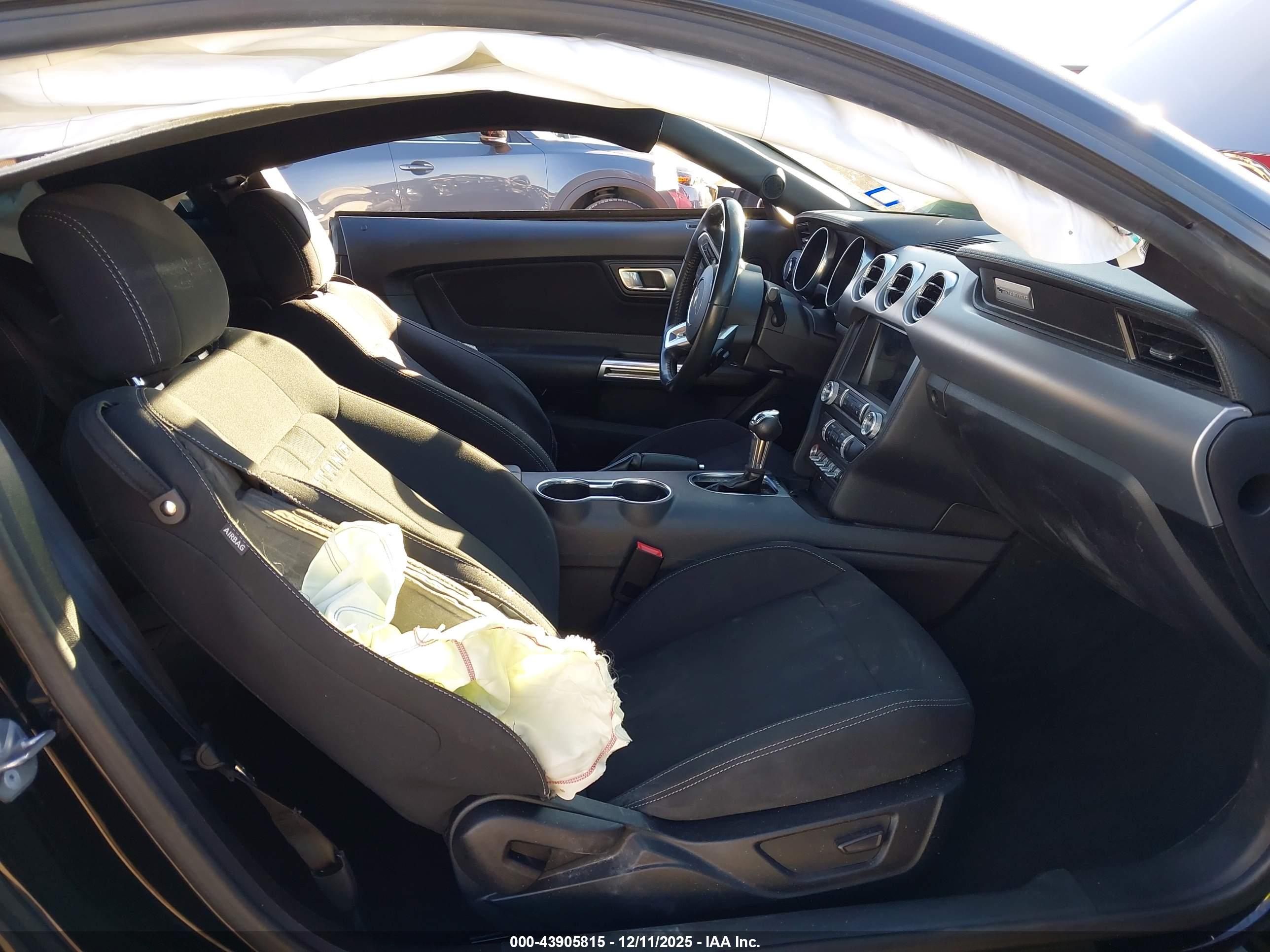 FORD MUSTANG image 5