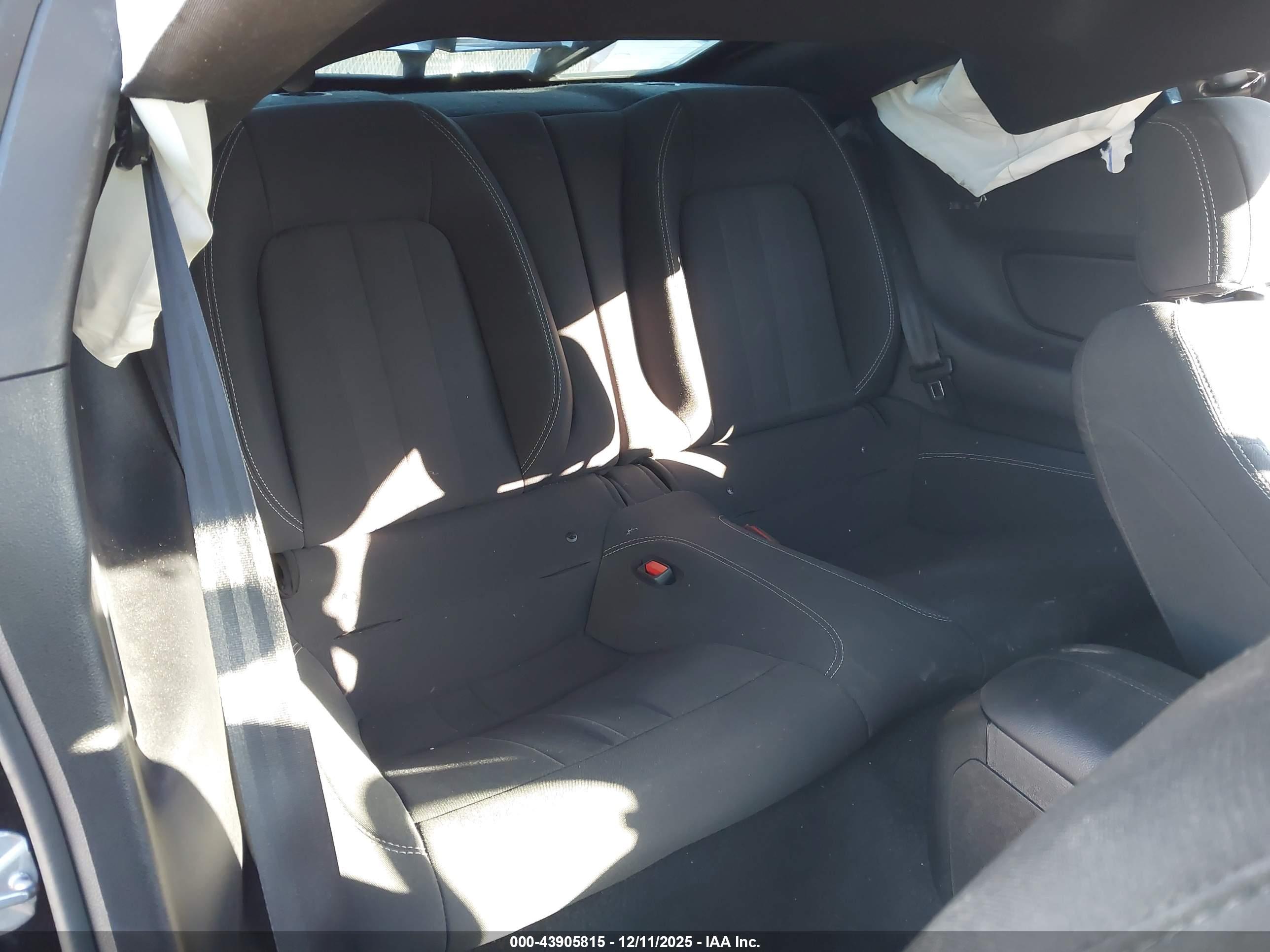 FORD MUSTANG image 8