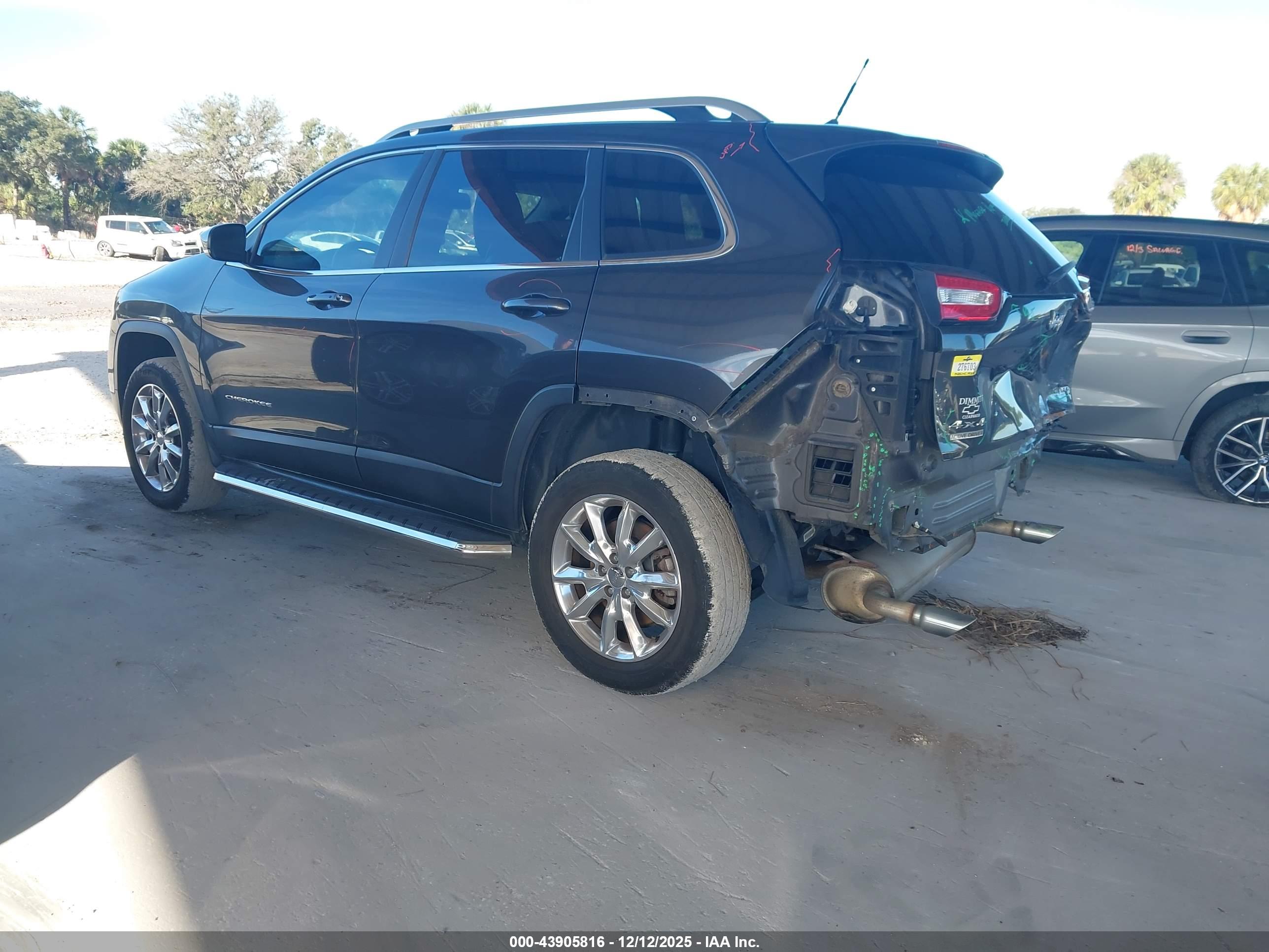 JEEP CHEROKEE image 3