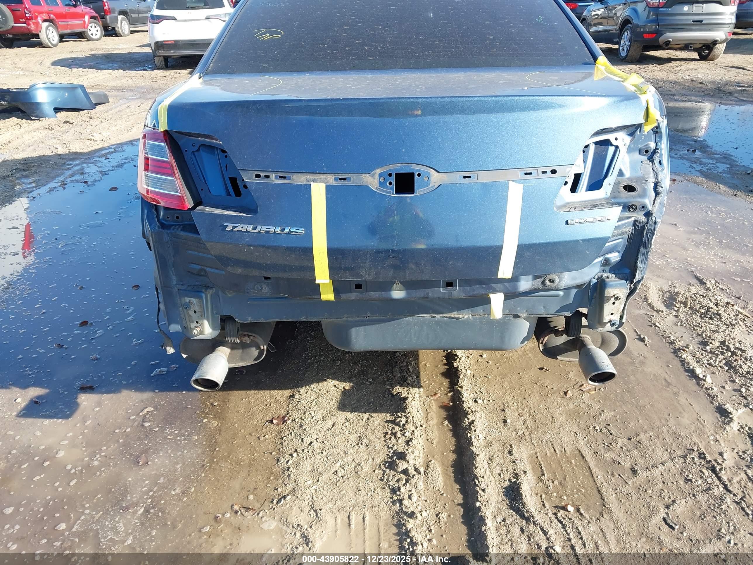 FORD TAURUS image 6