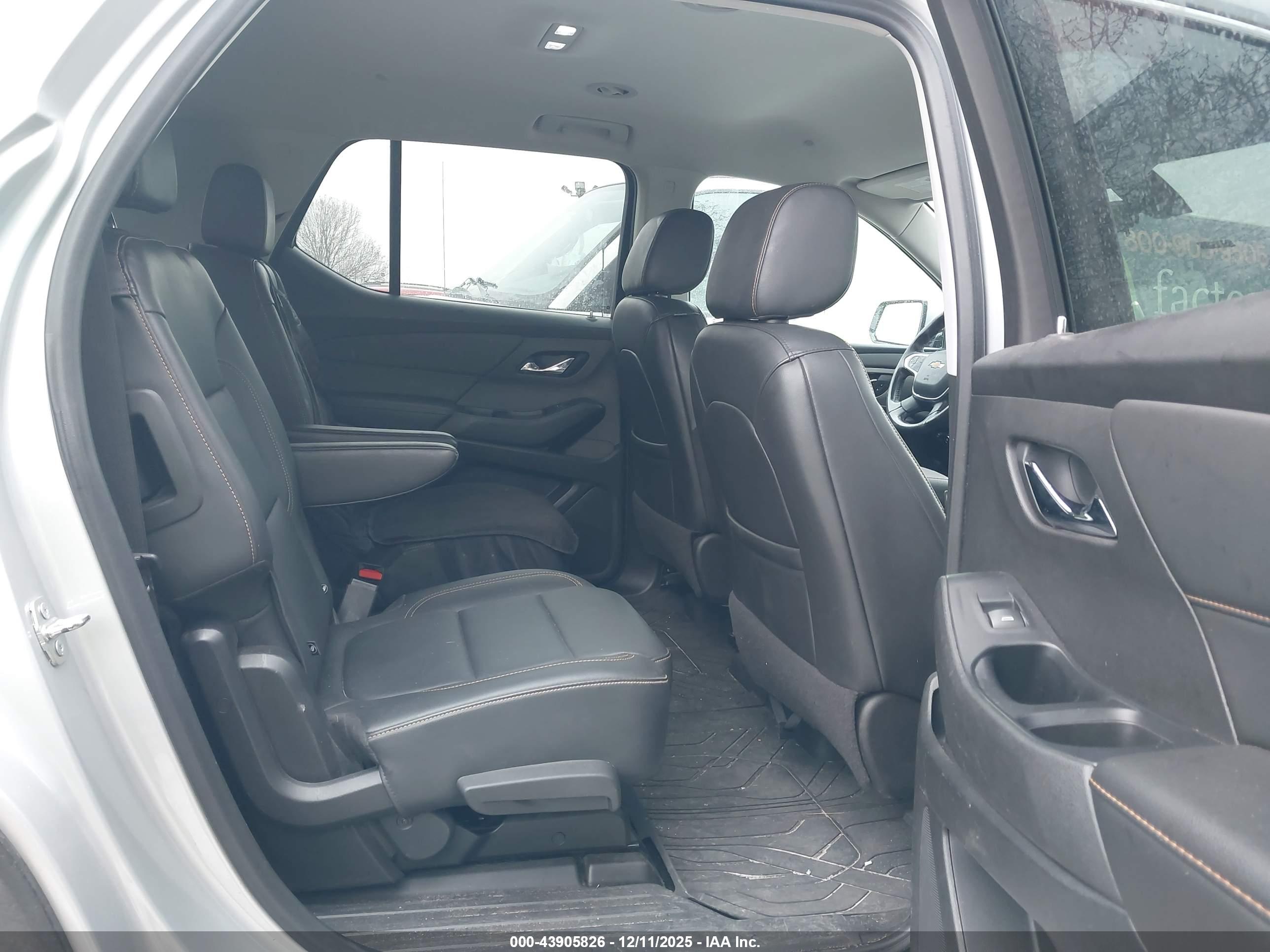 CHEVROLET TRAVERSE image 8