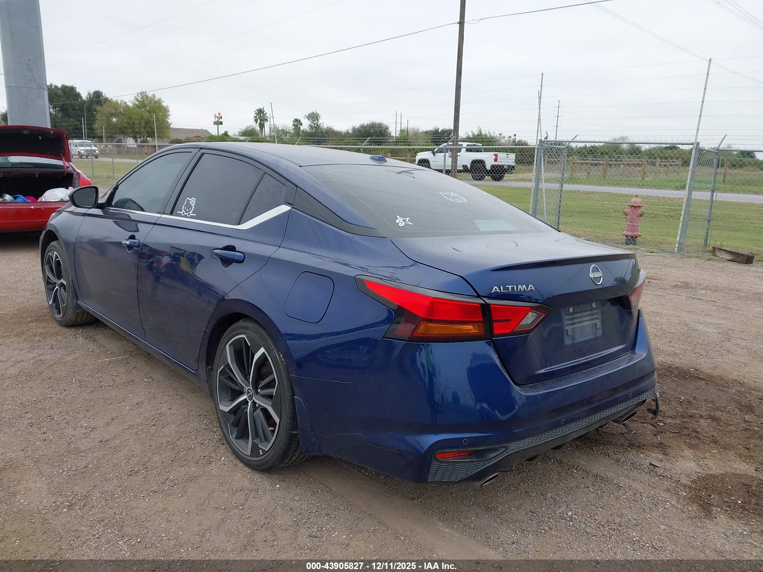 NISSAN ALTIMA image 3