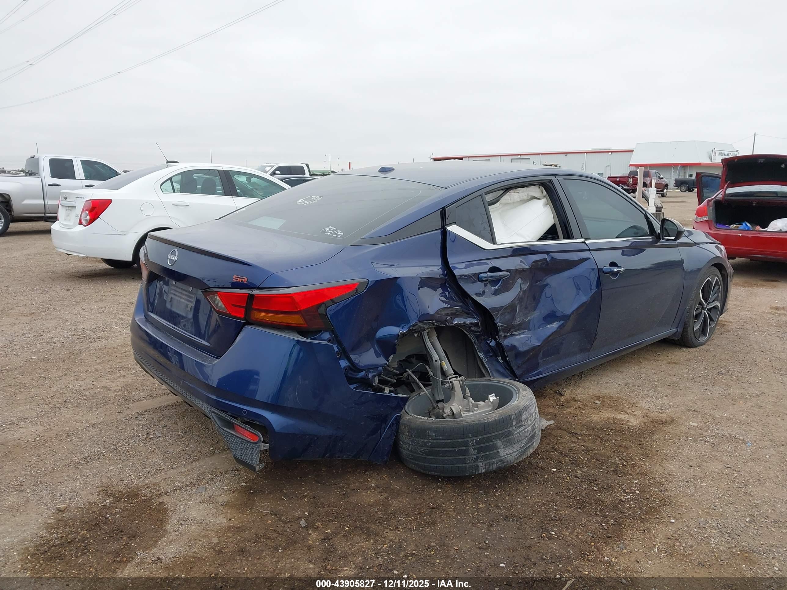 NISSAN ALTIMA image 4