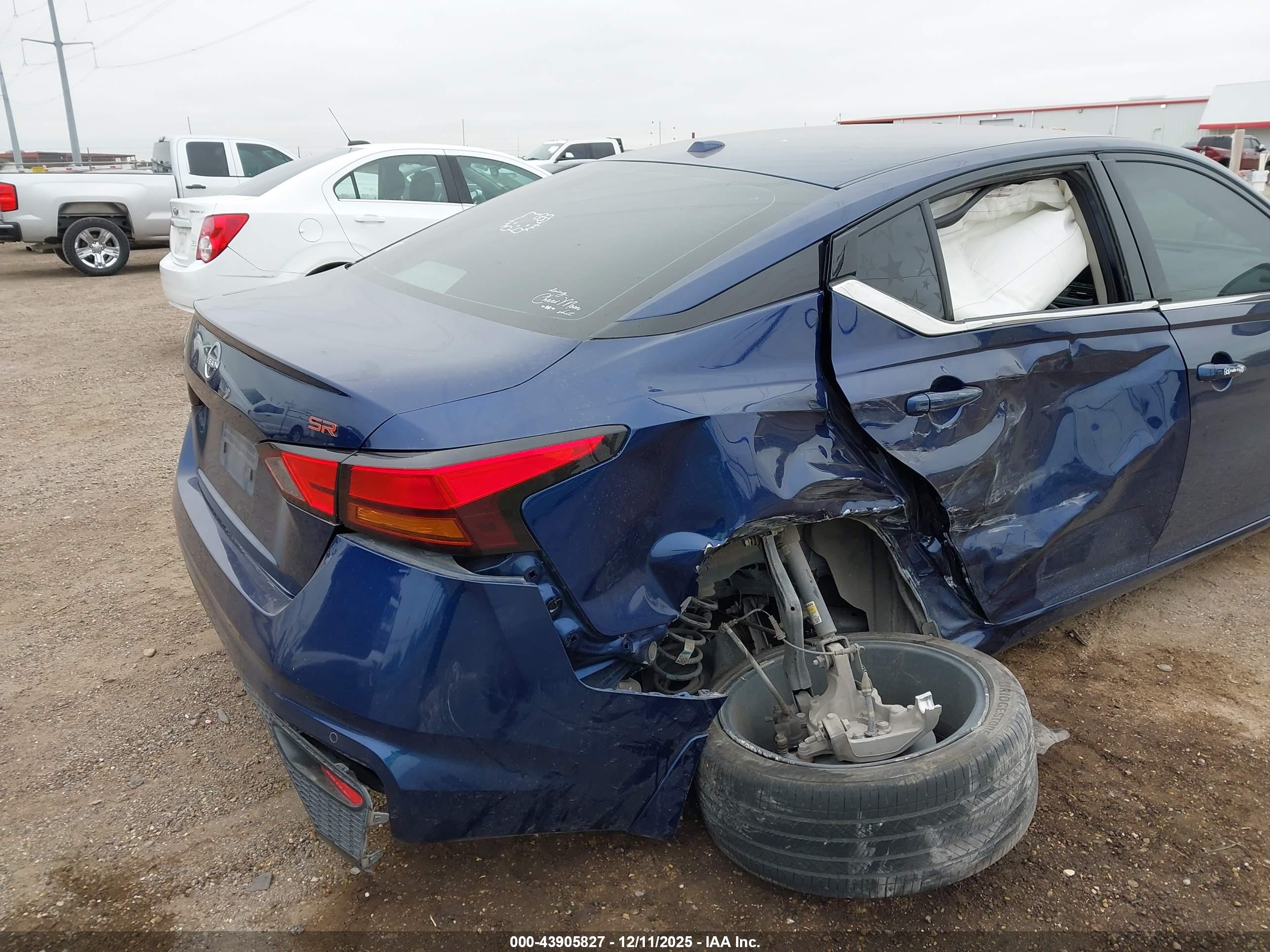 NISSAN ALTIMA image 6