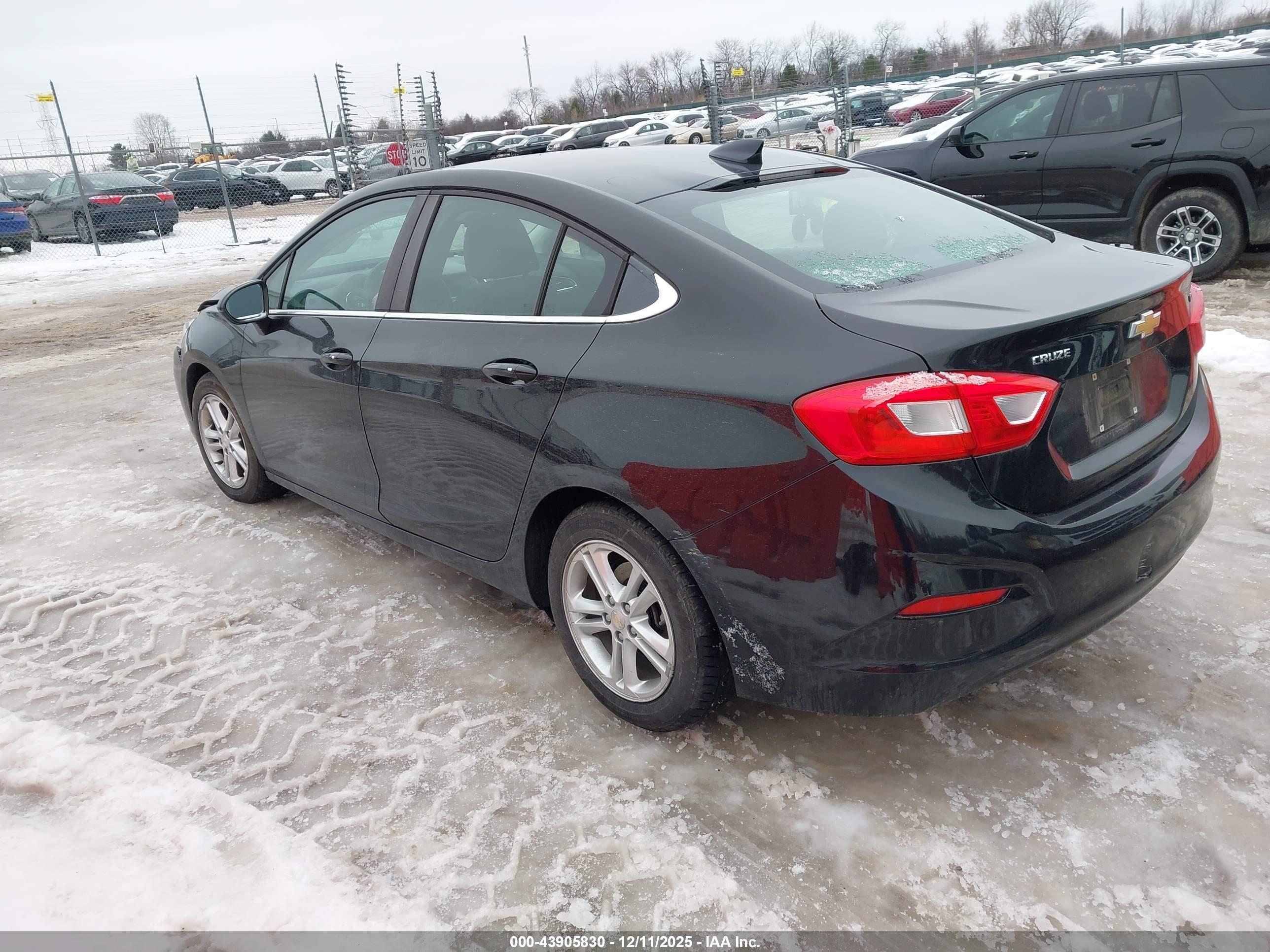 CHEVROLET CRUZE image 3