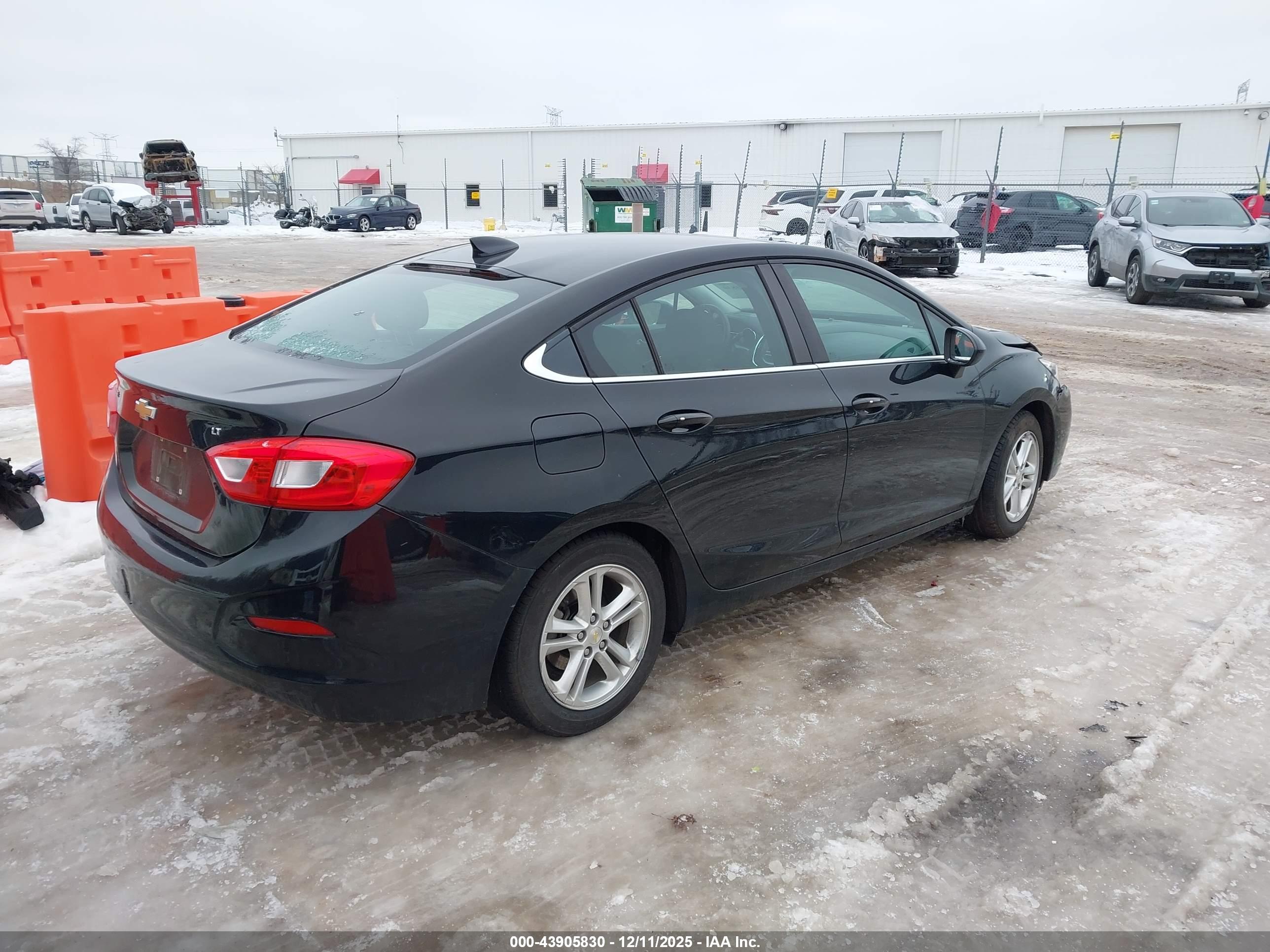 CHEVROLET CRUZE image 4