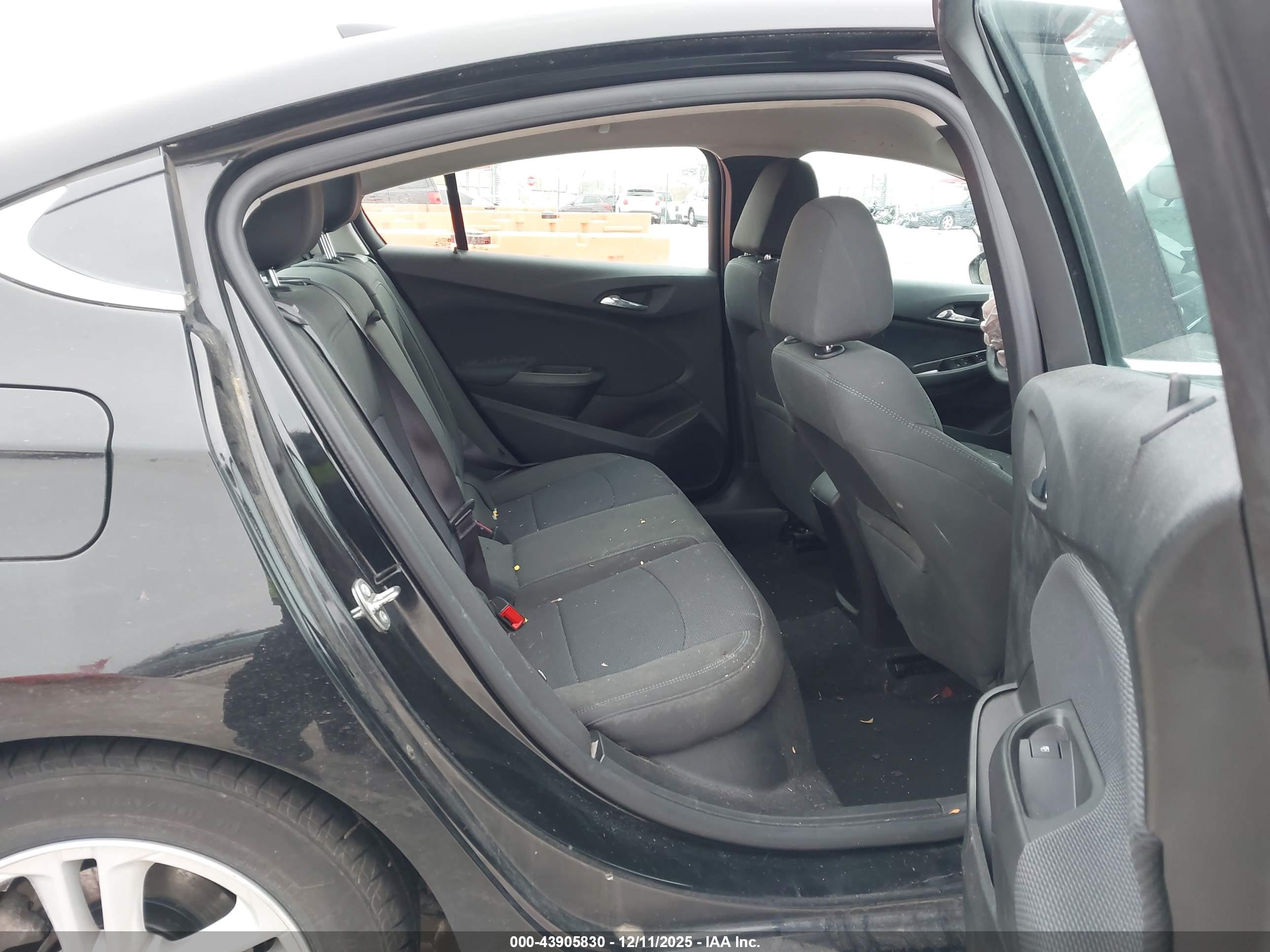 CHEVROLET CRUZE image 8