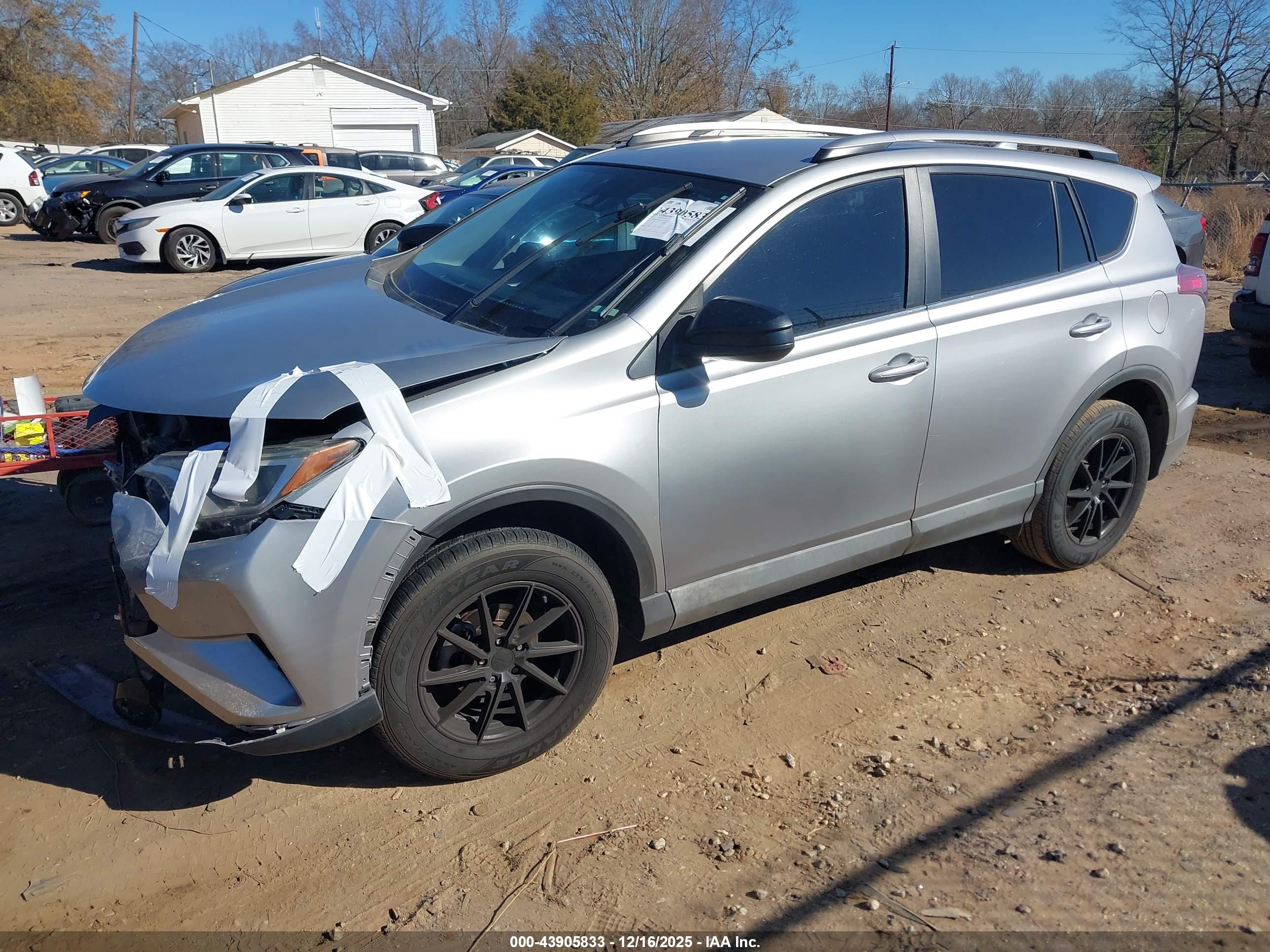 TOYOTA RAV4 image 2