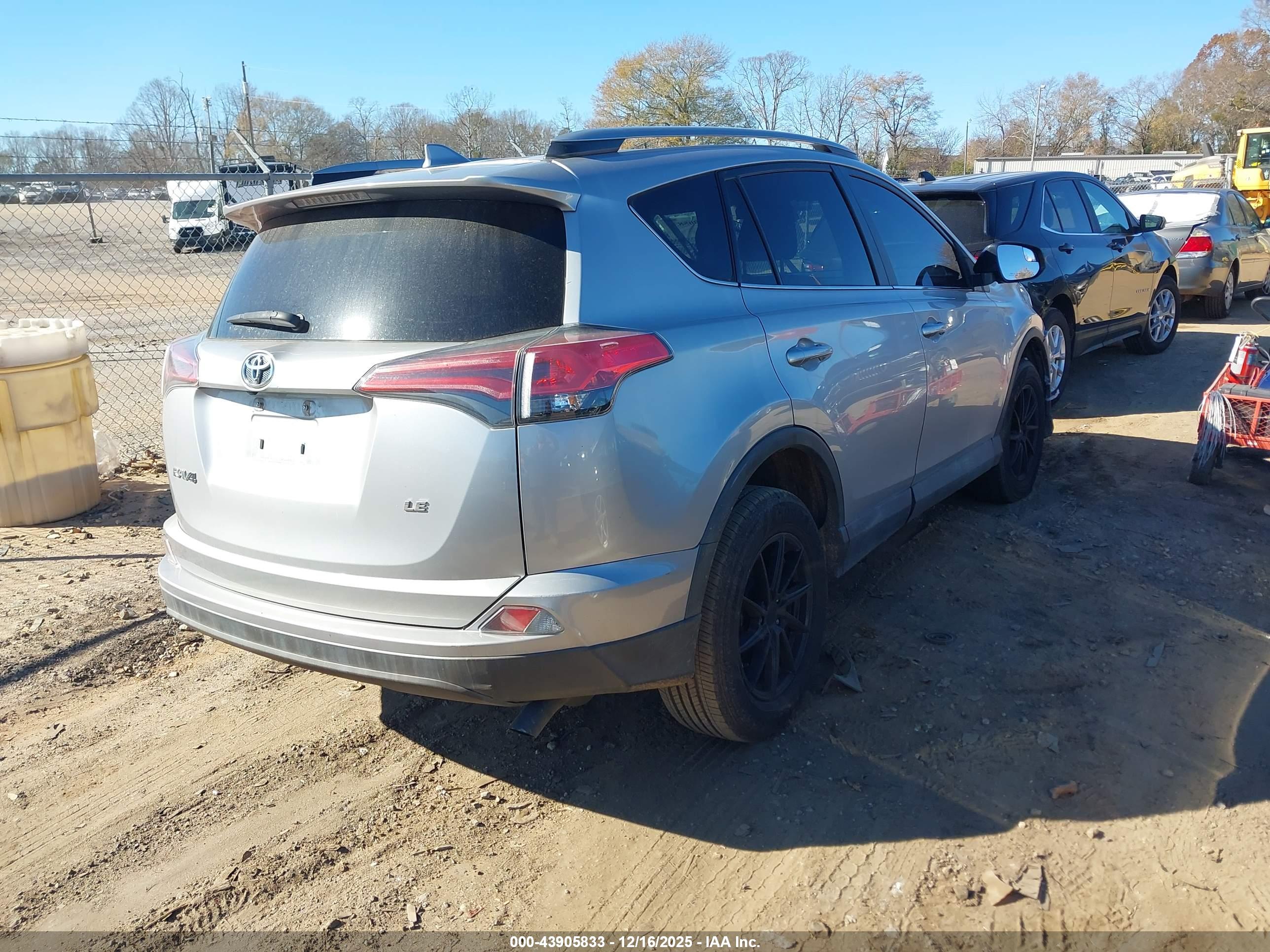 TOYOTA RAV4 image 4