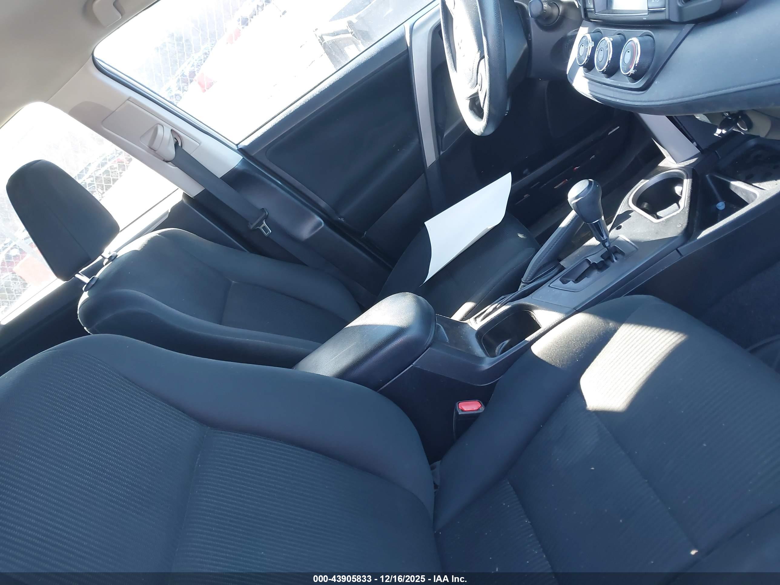 TOYOTA RAV4 image 5