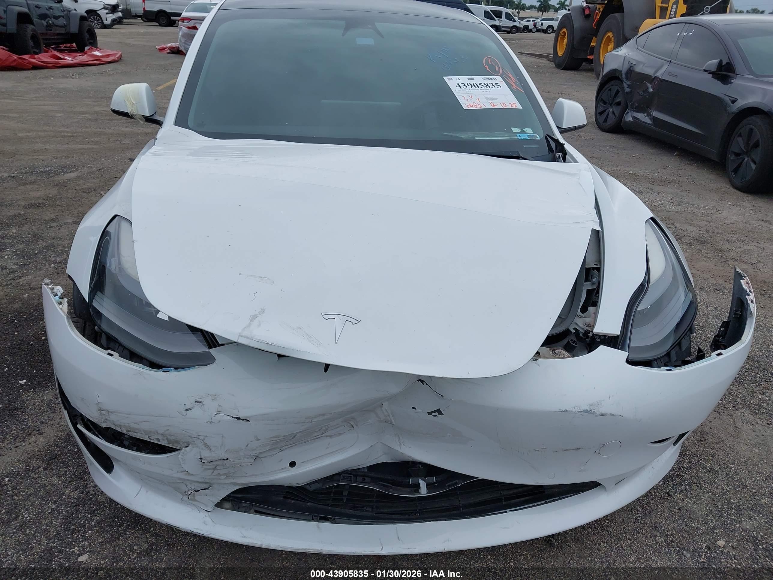 TESLA MODEL image 6