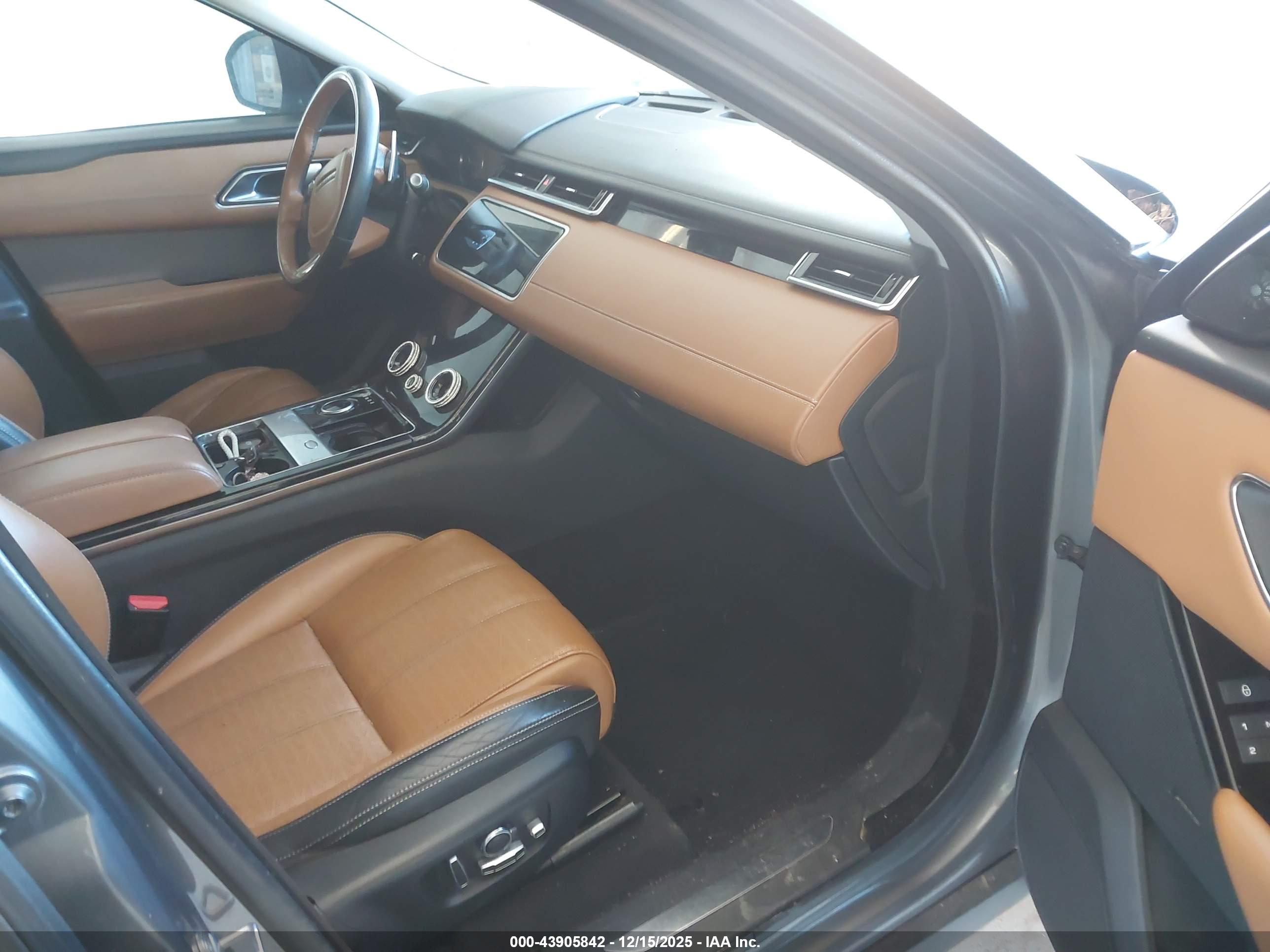LAND ROVER image 5
