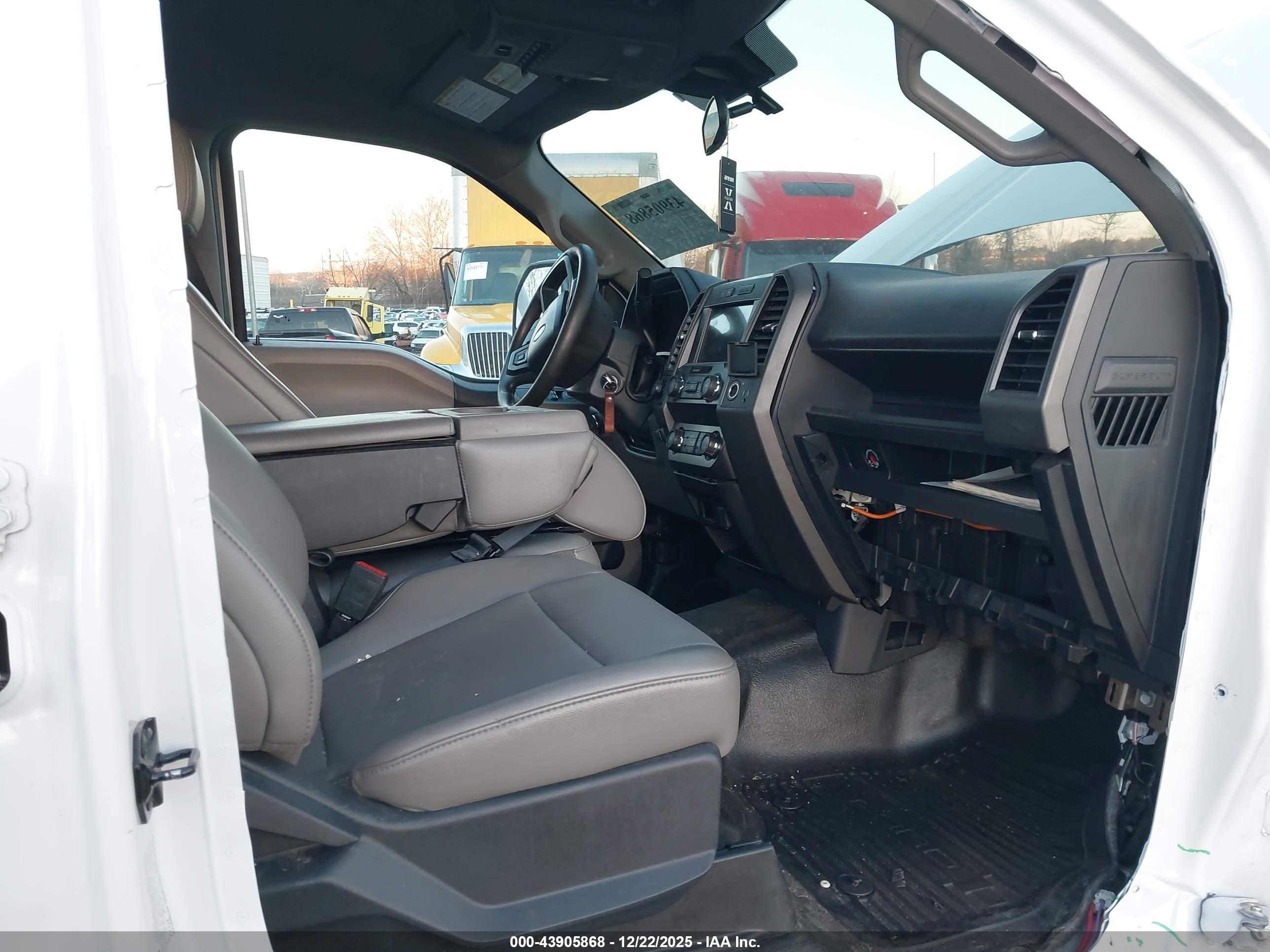 FORD F-350 image 5