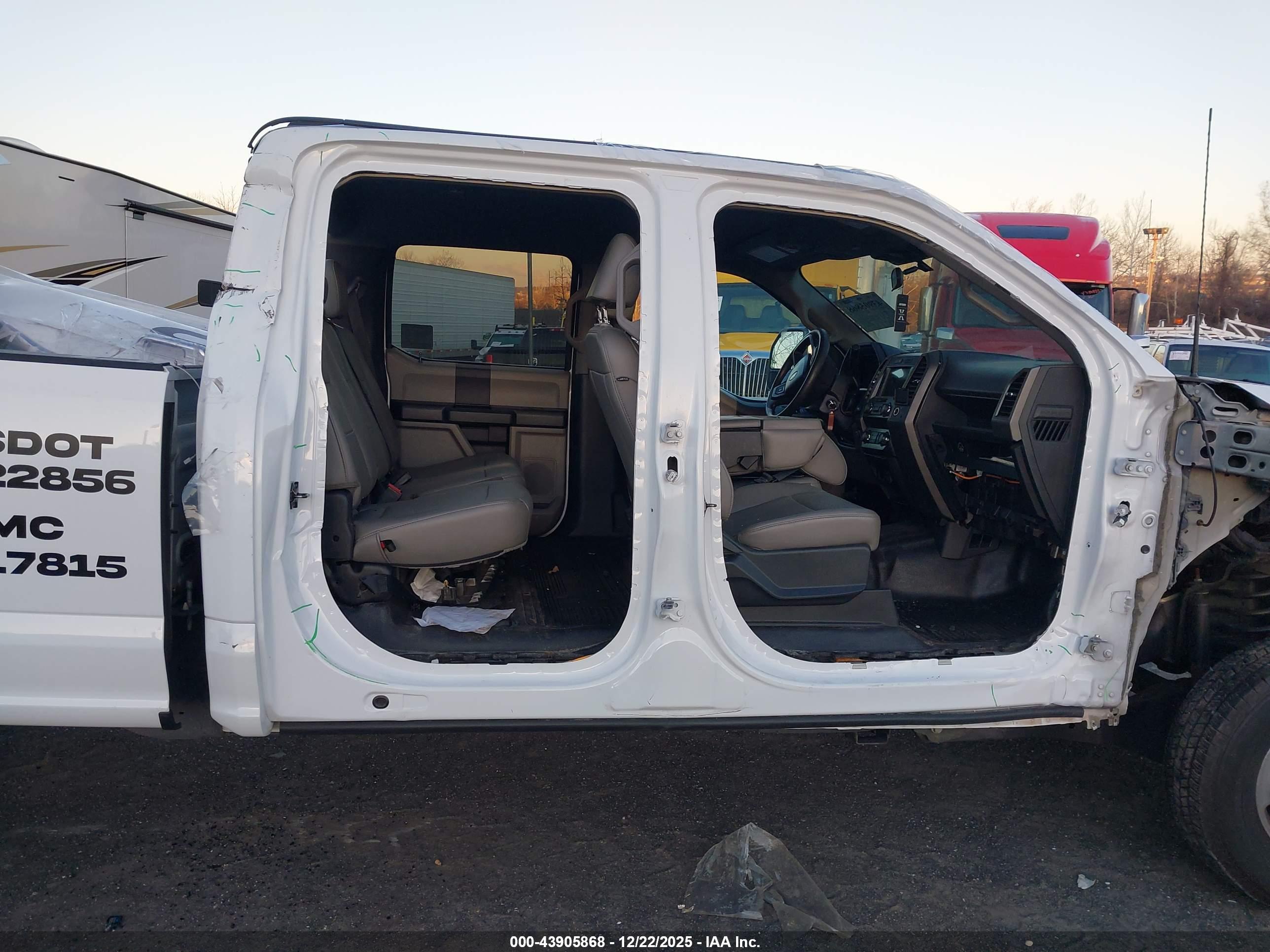 FORD F-350 image 6
