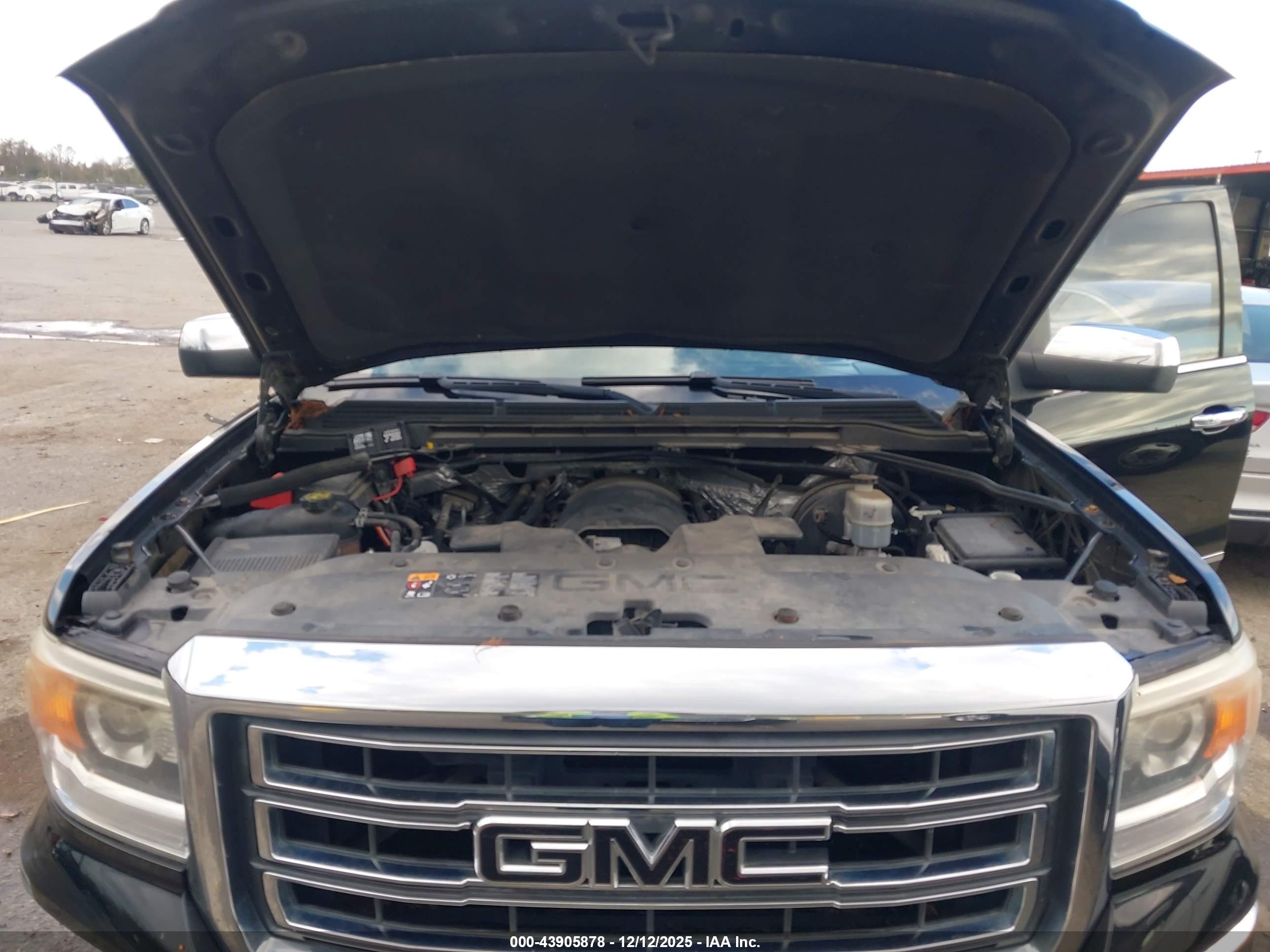 GMC SIERRA image 10