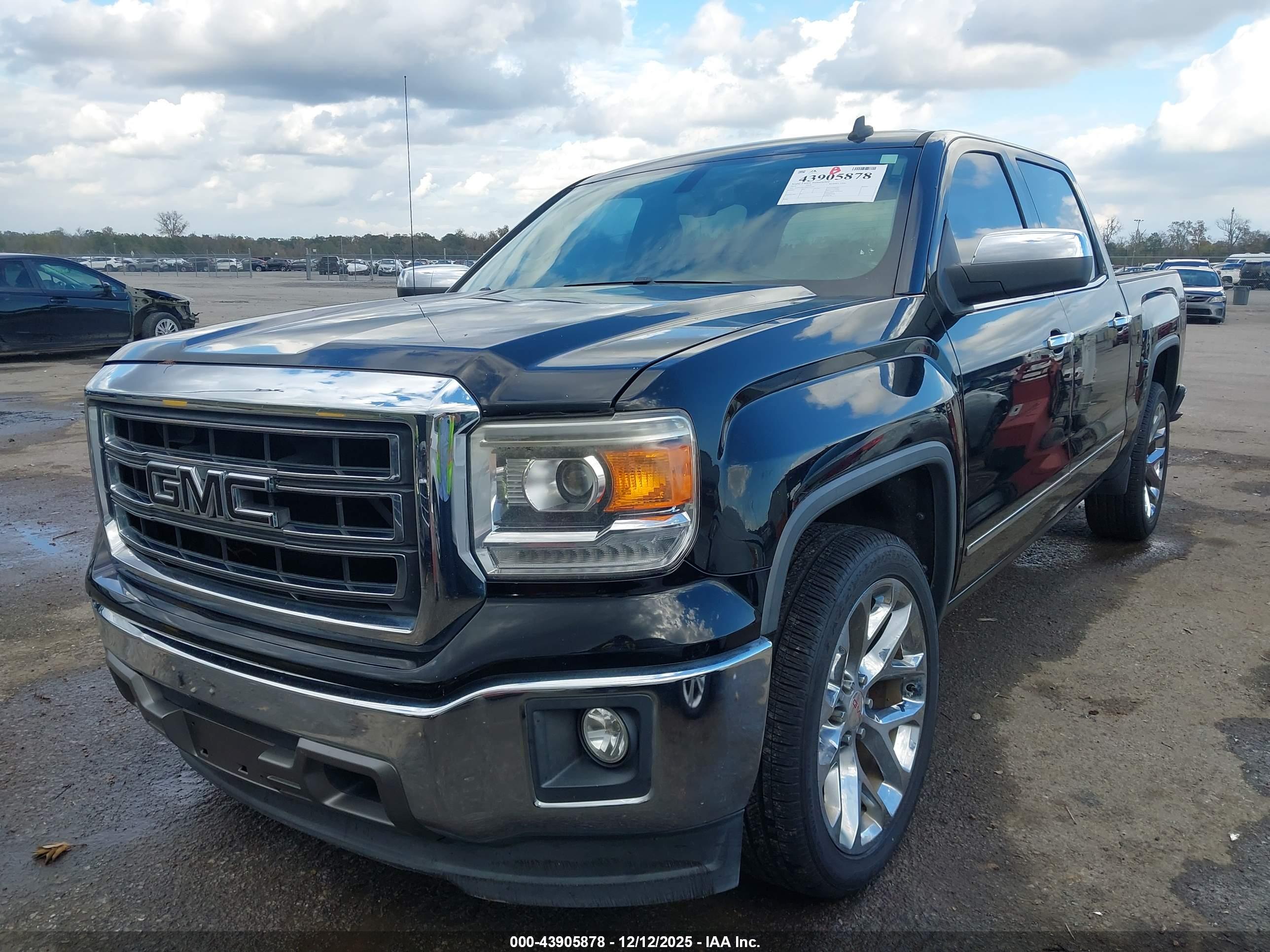 GMC SIERRA image 2