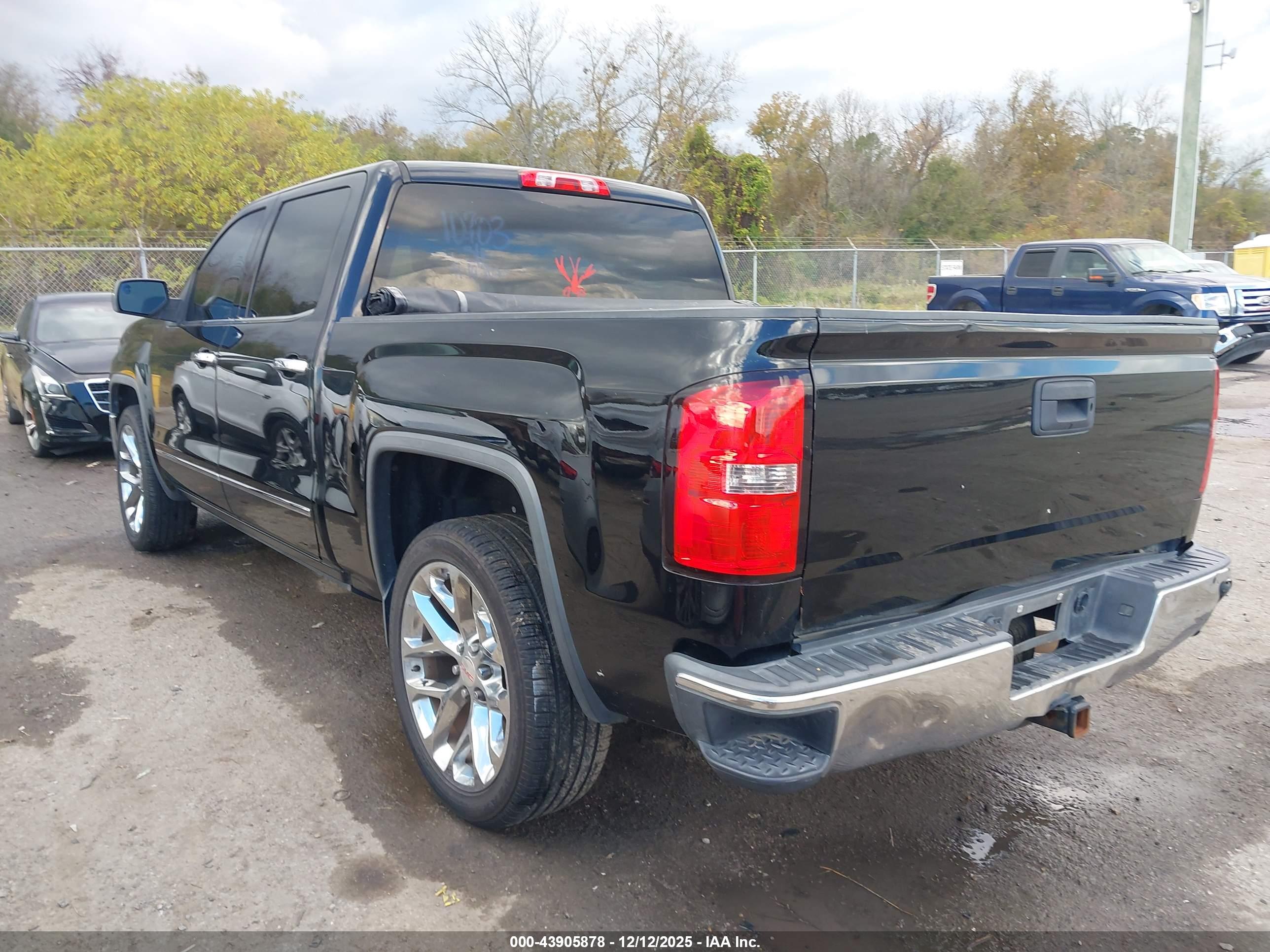 GMC SIERRA image 3