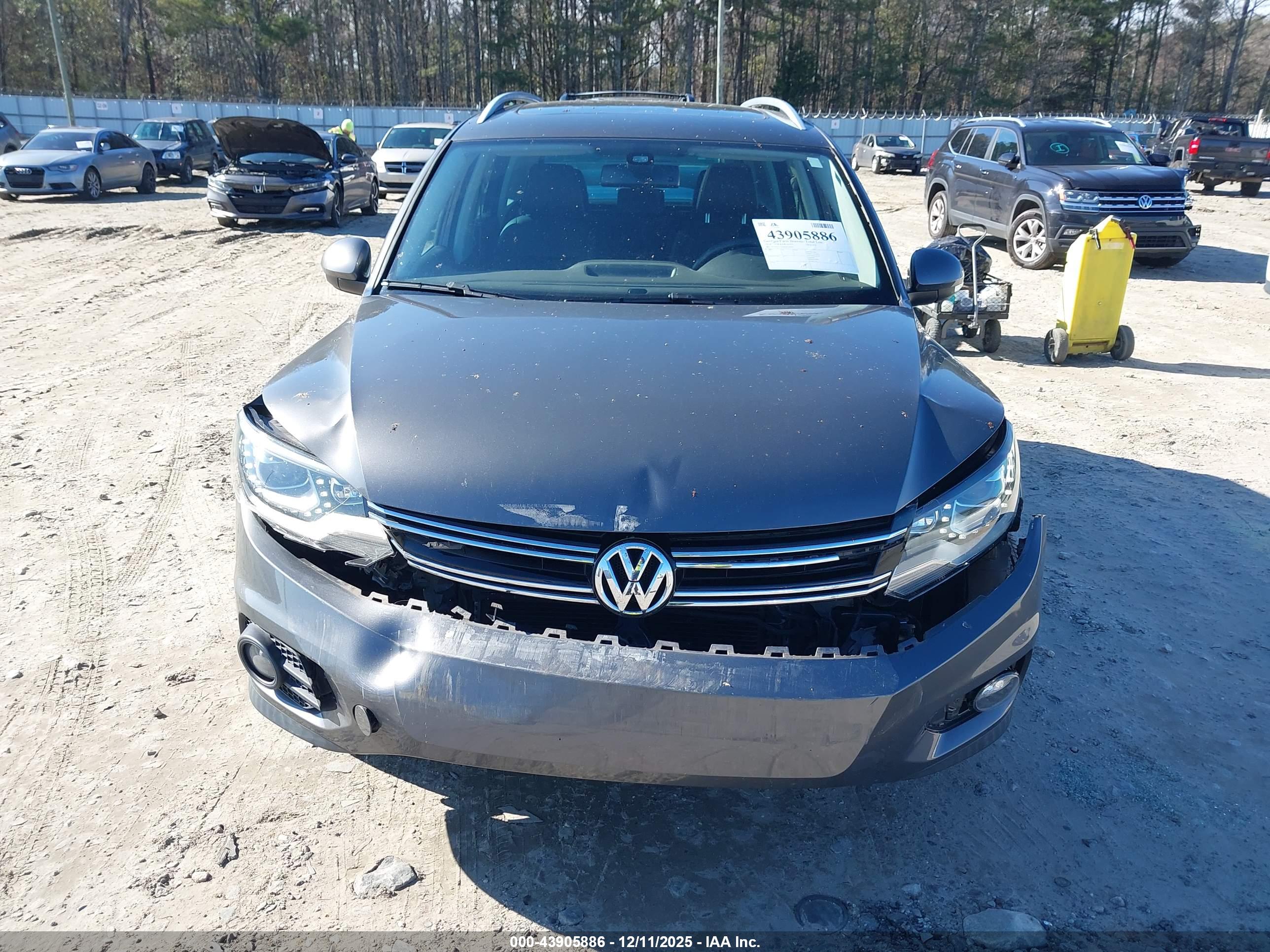 VOLKSWAGEN TIGUAN image 6