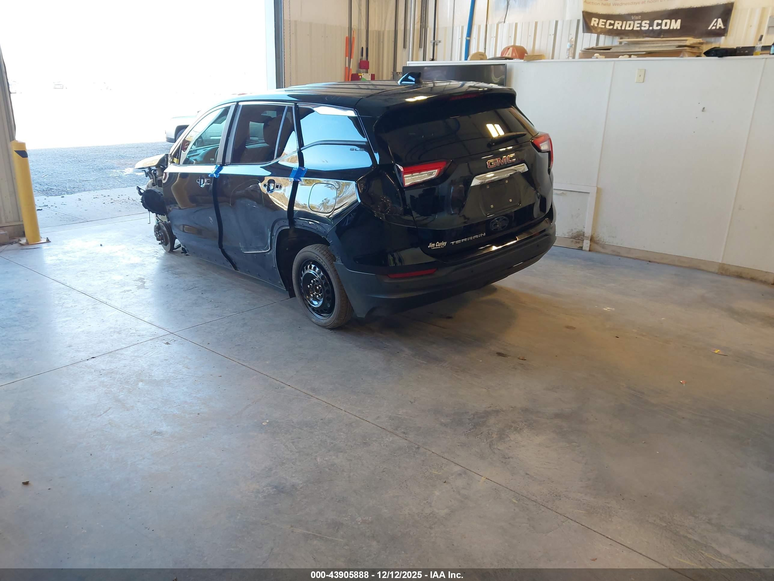 GMC TERRAIN image 3