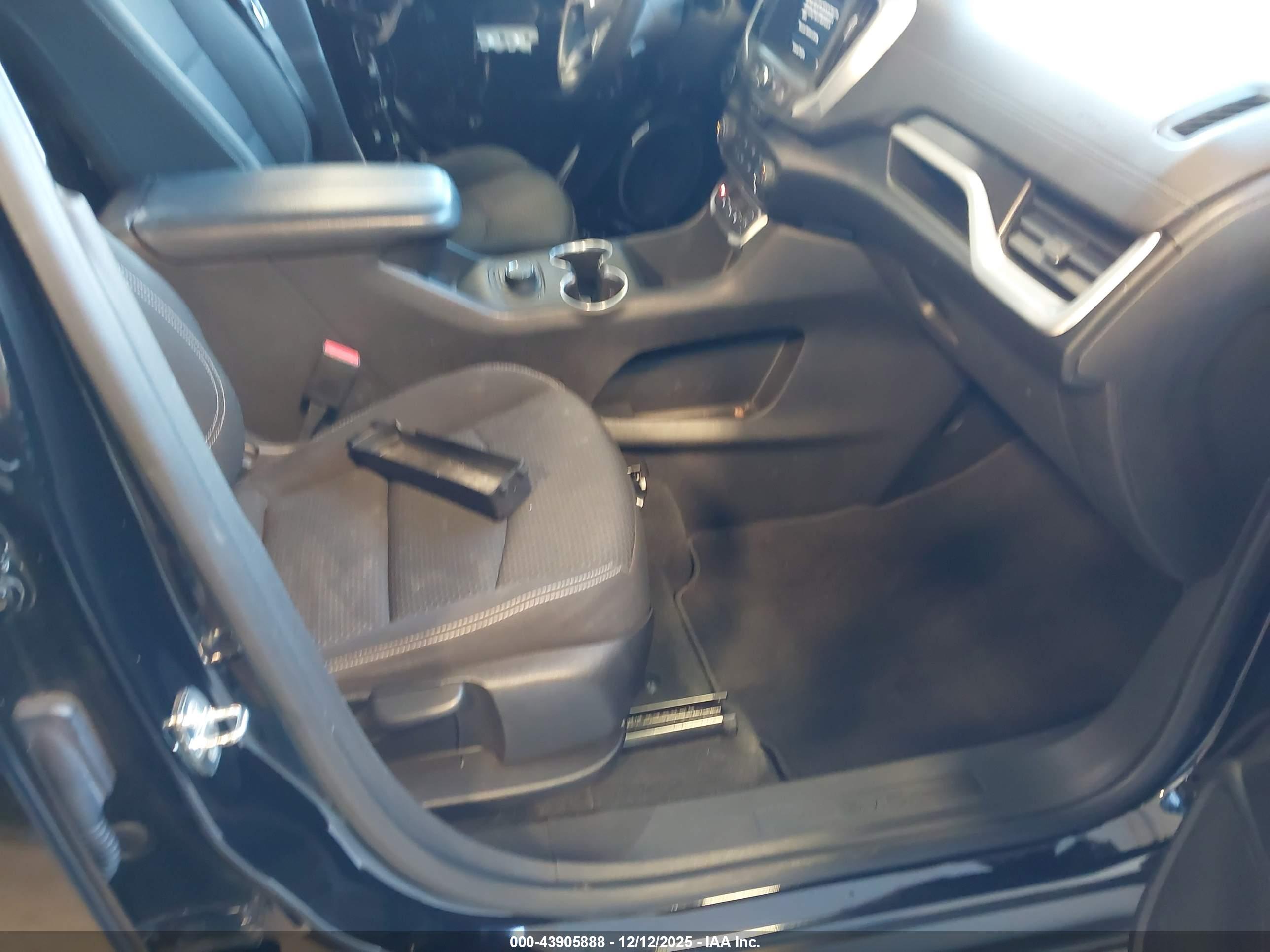 GMC TERRAIN image 5