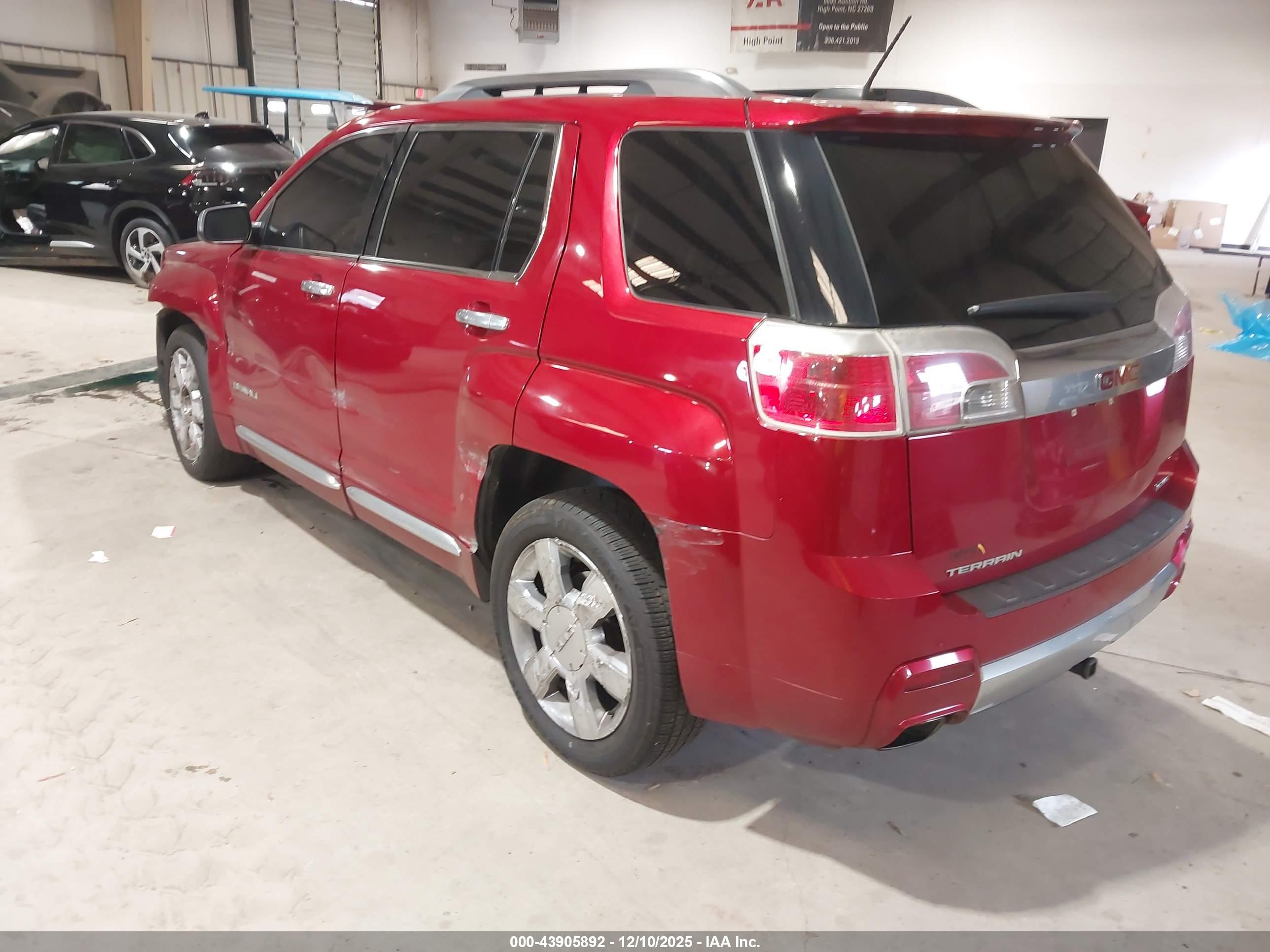 GMC TERRAIN image 3
