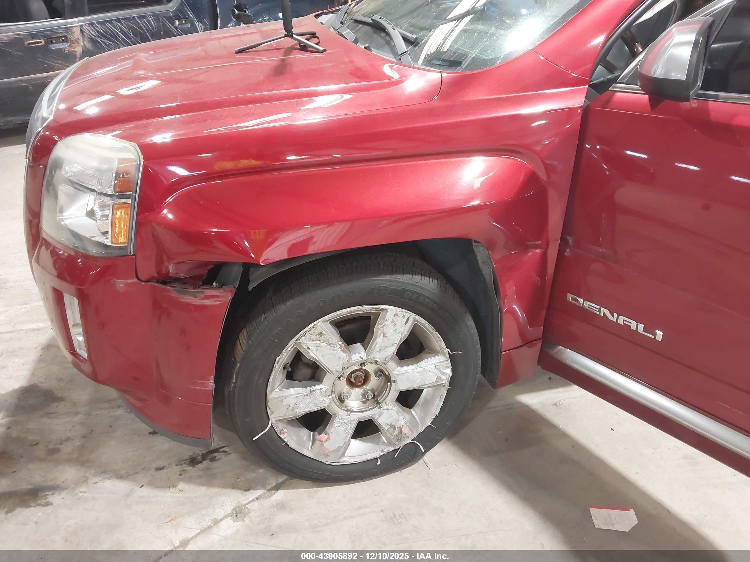 GMC TERRAIN image 6