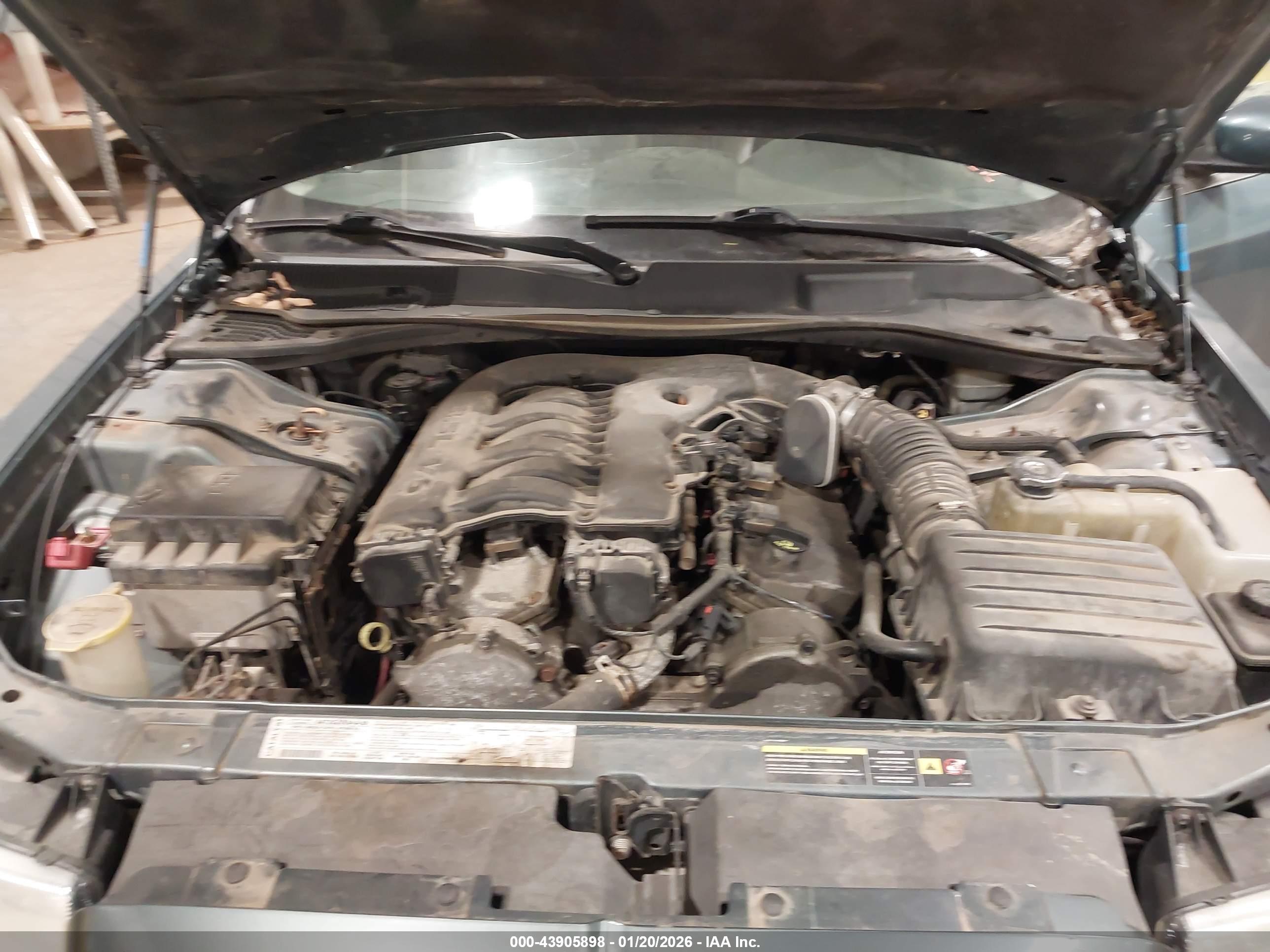 CHRYSLER 300 image 10