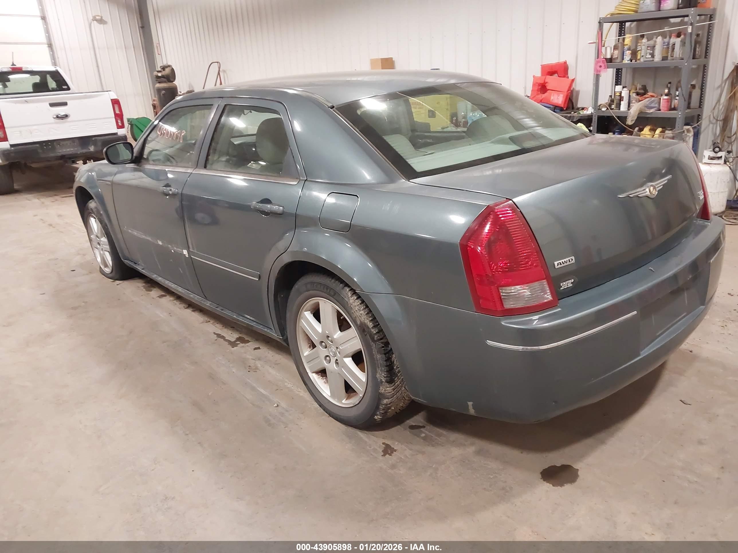 CHRYSLER 300 image 3