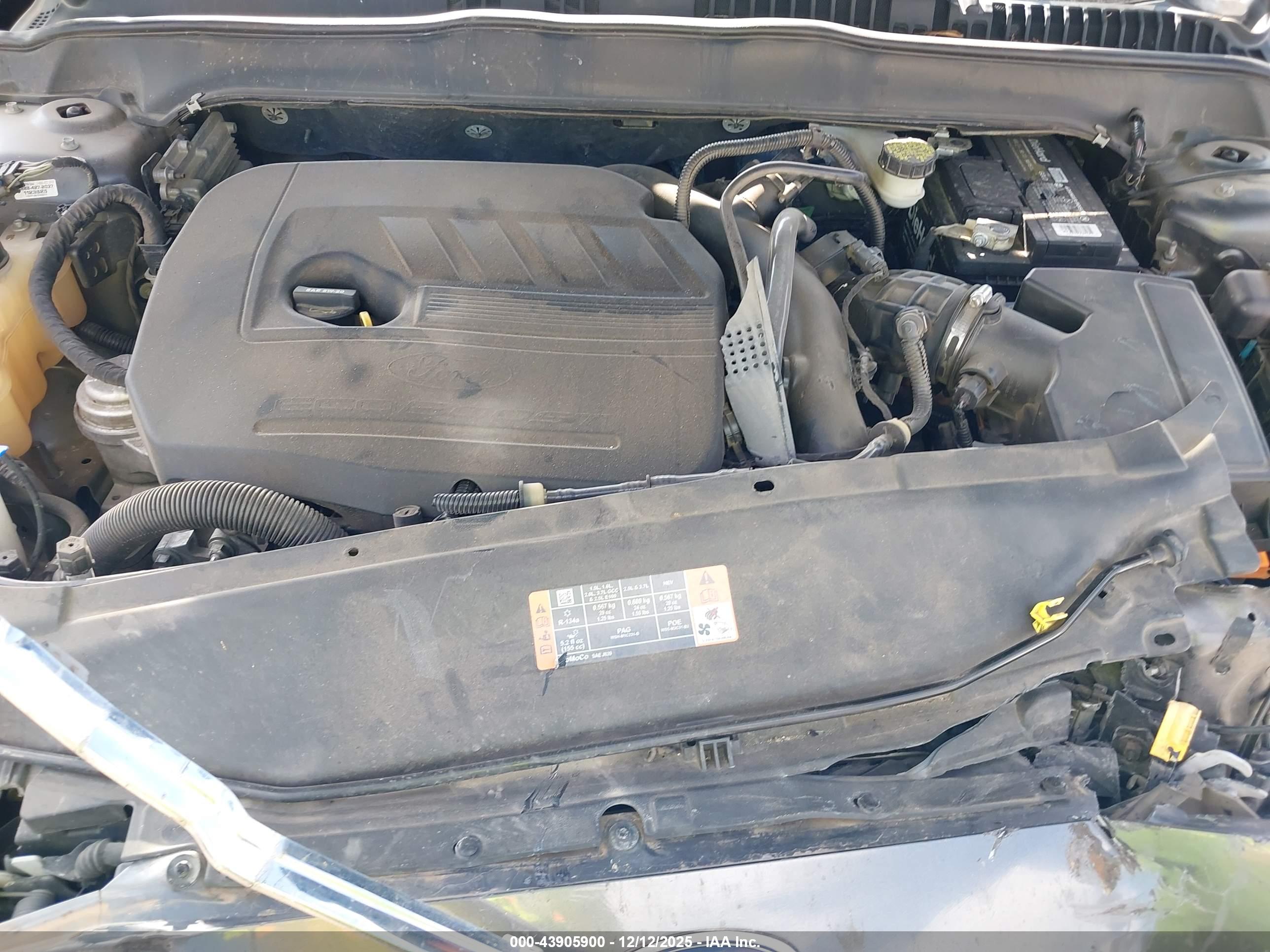 FORD FUSION image 10
