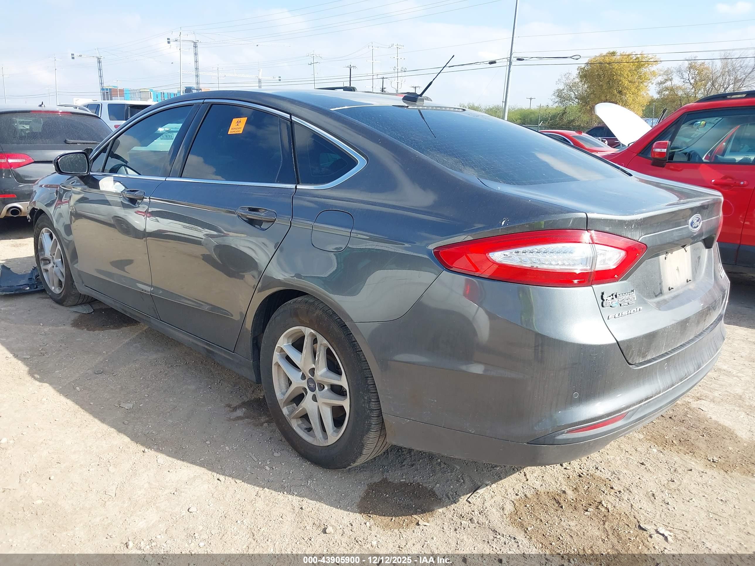 FORD FUSION image 3